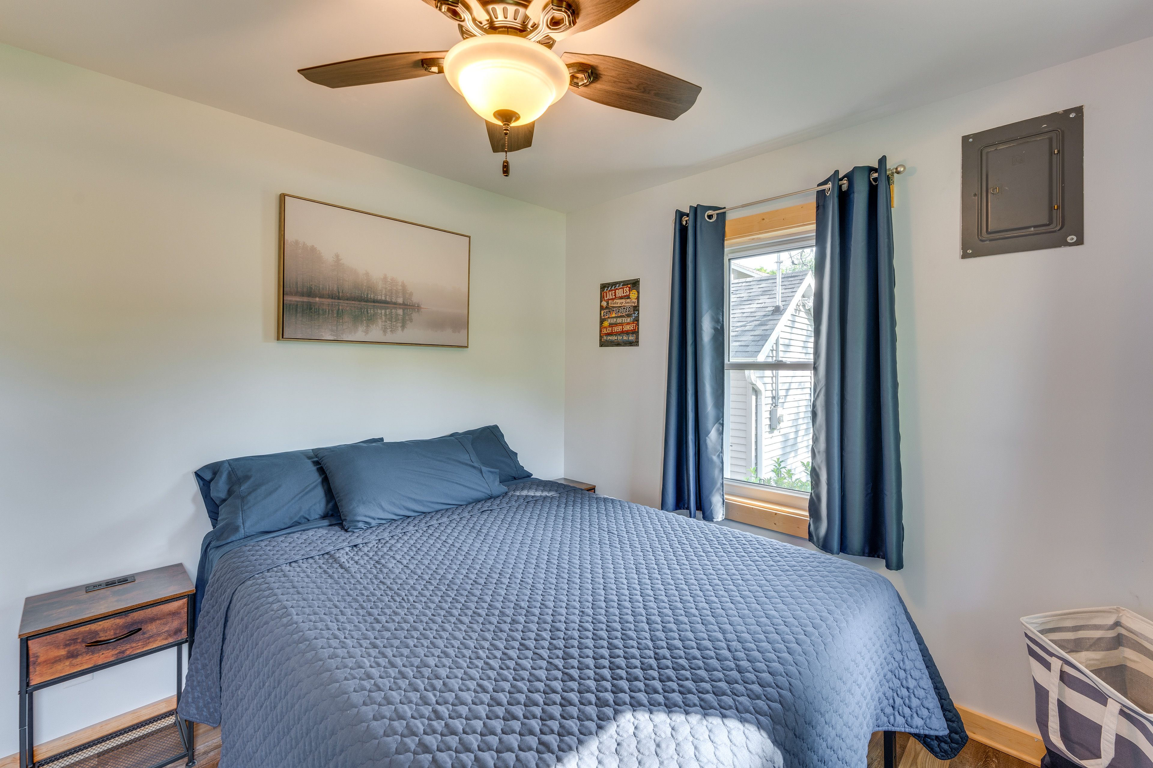 Bedroom 2 | Queen Bed