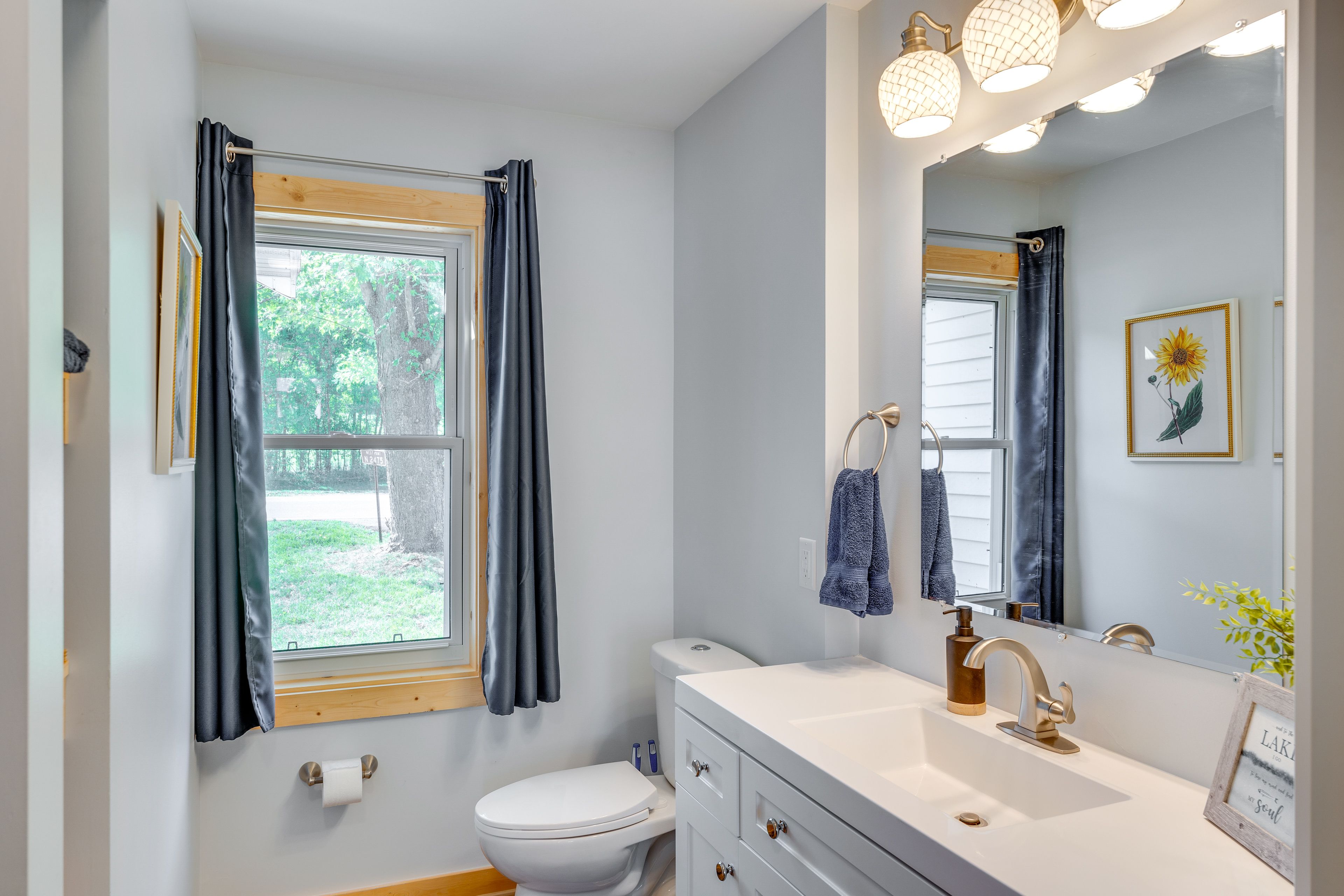 En-Suite Bathroom | Towels Provided | Complimentary Toiletries