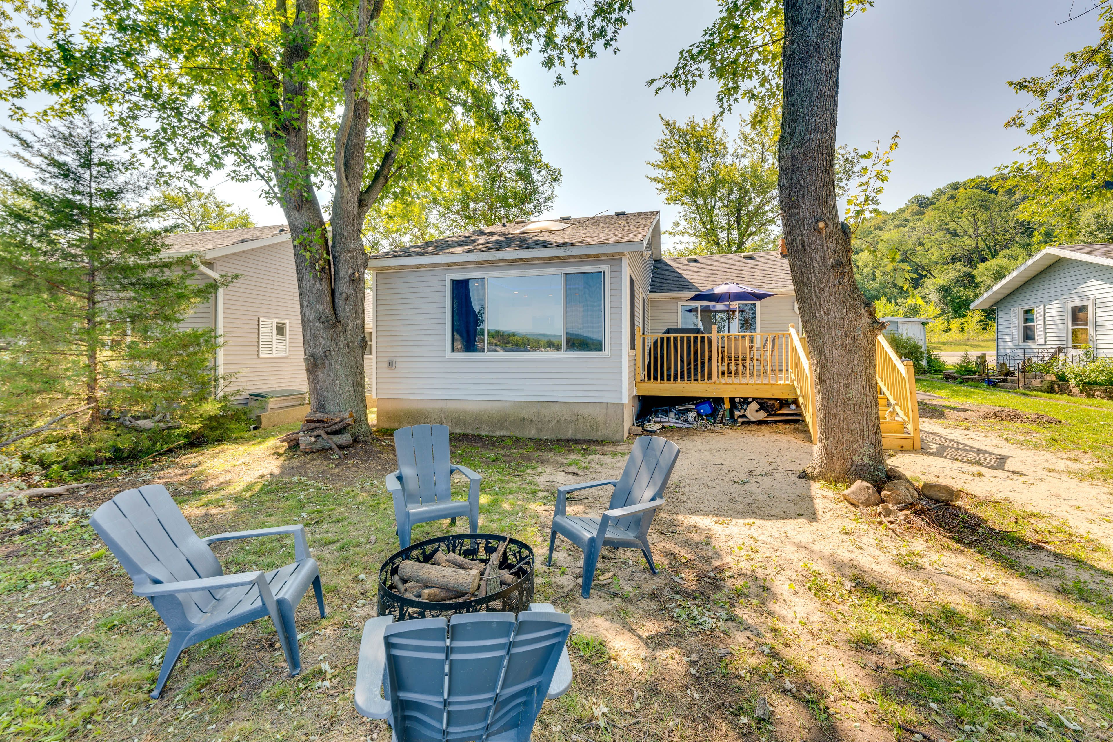 Yard | Fire Pit