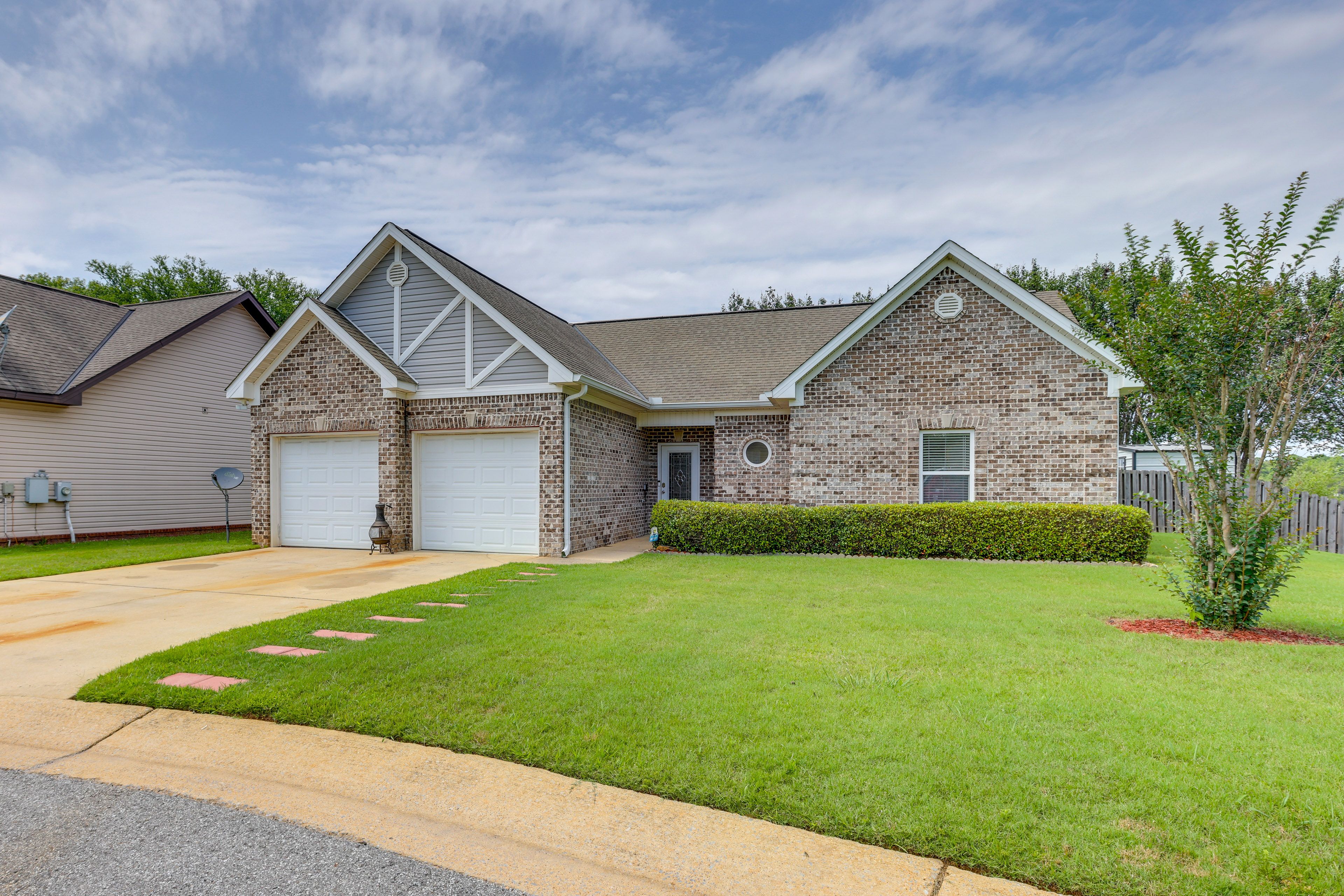 Moundville Vacation Rental | 3BR | 2BA | 1,350 Sq Ft | Small Step for Entry