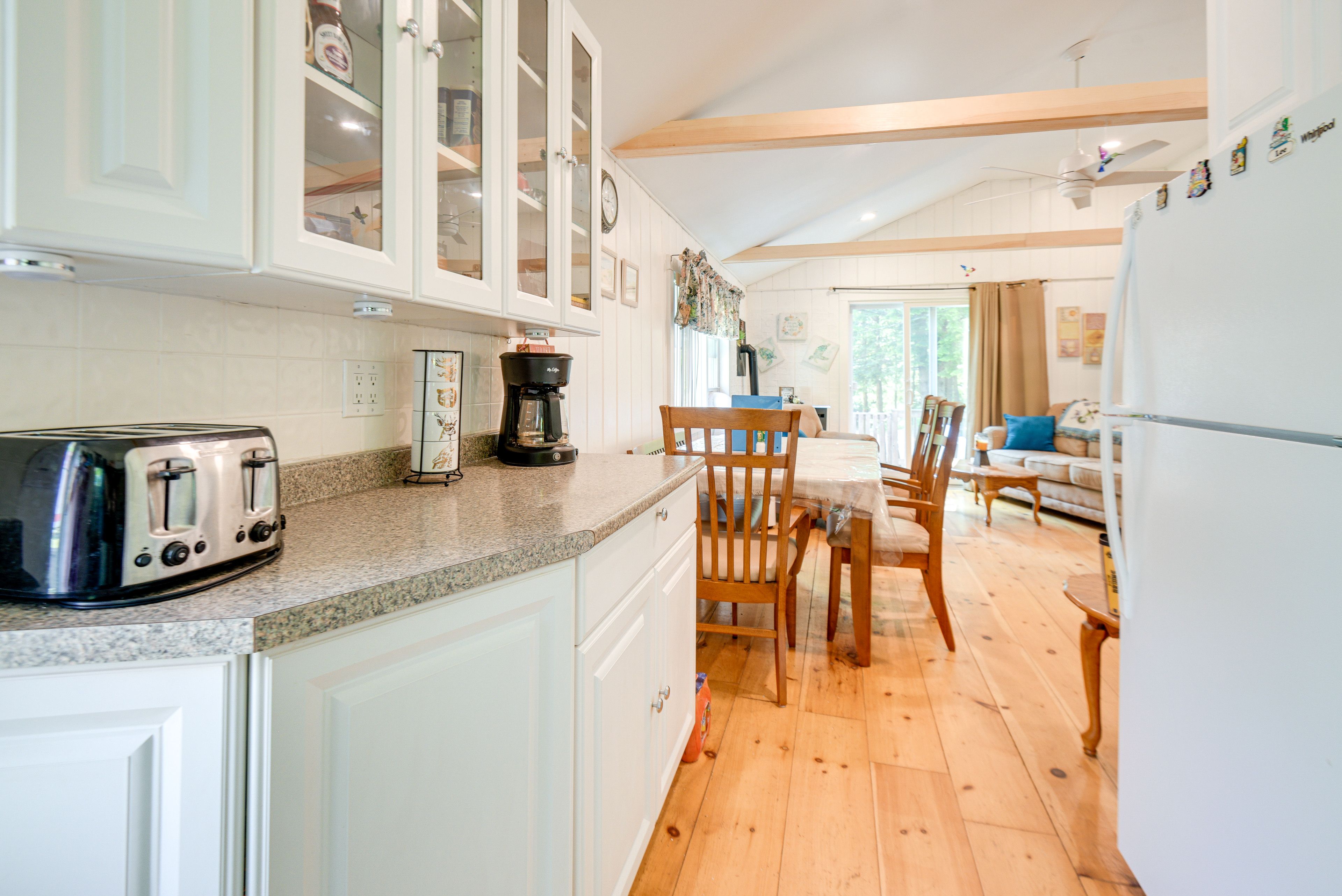 Kitchen | Cooking Basics | Coffee Maker | Paper Towels/Trash Bags Provided