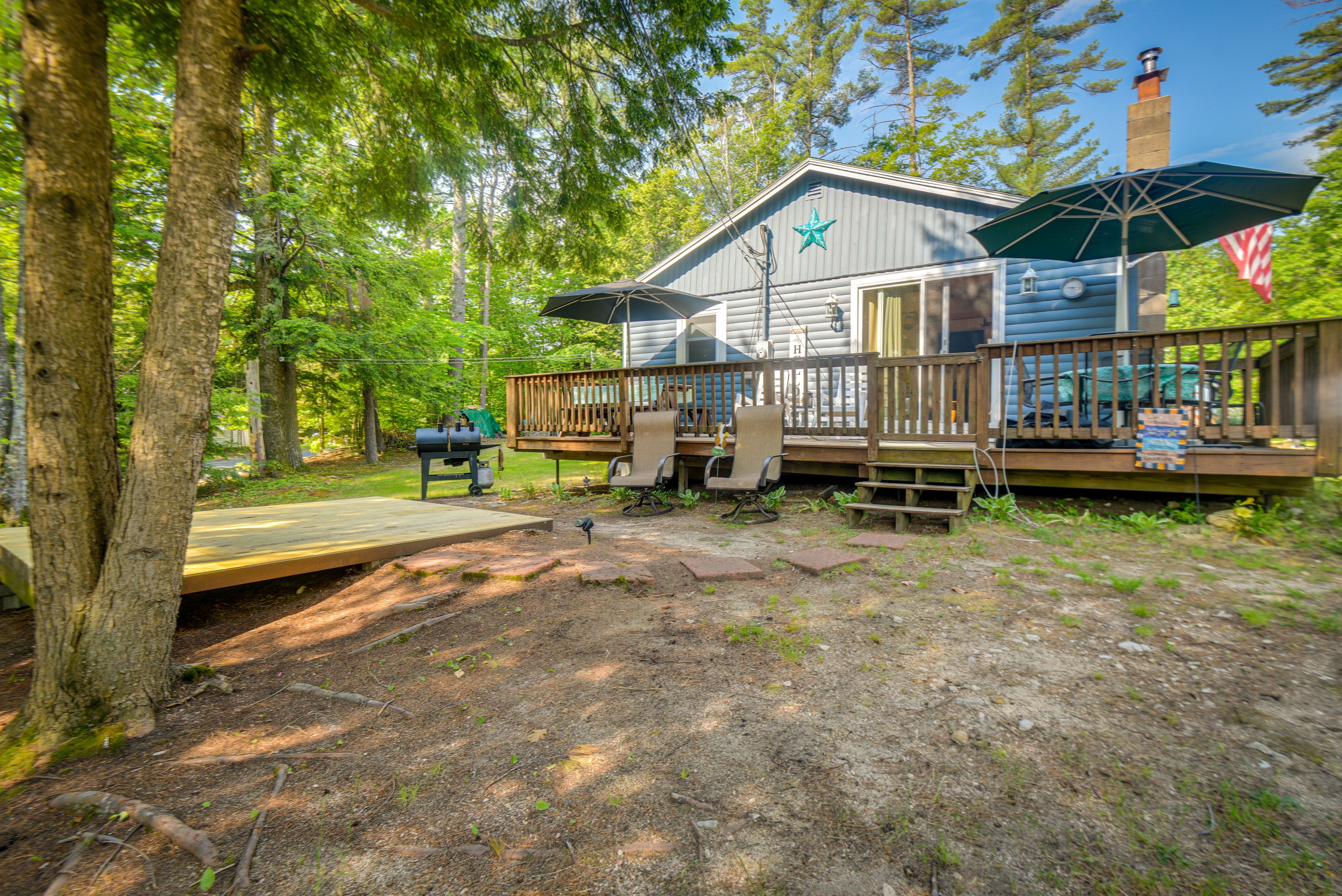 Yard Area | Charcoal Grill | Fire Pit