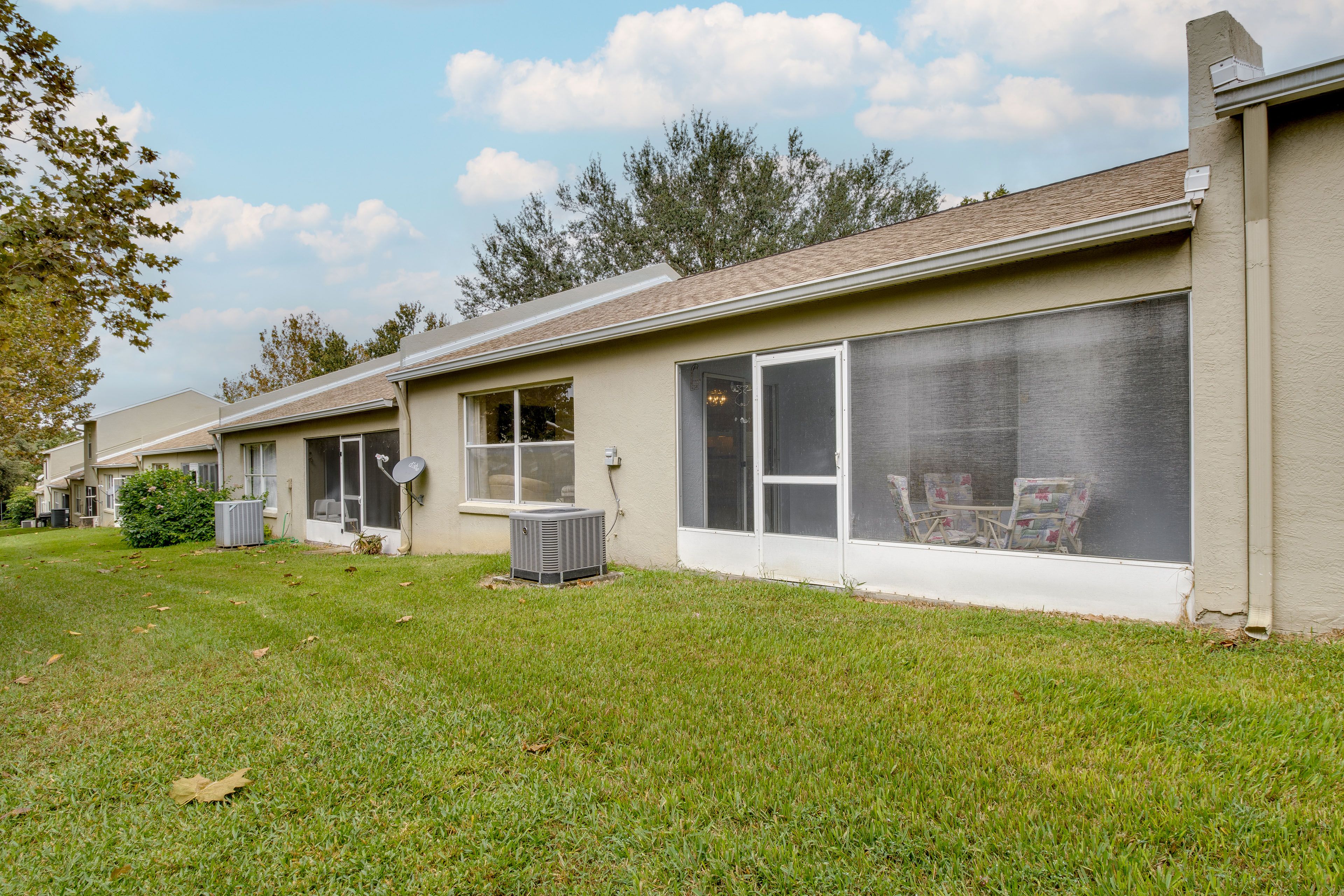 Unfenced Yard | Pet Friendly w/ Fee