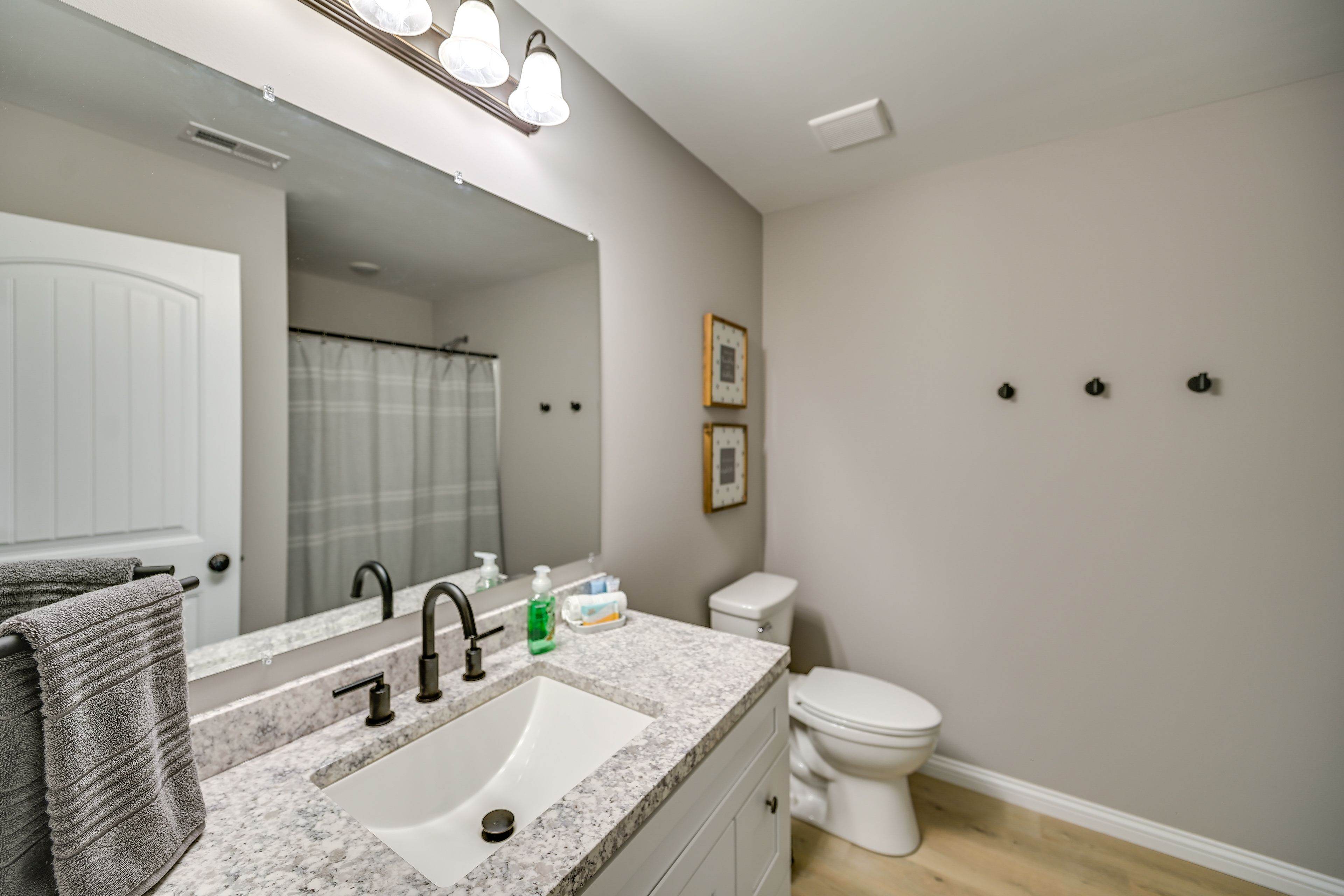 Full Bathroom
