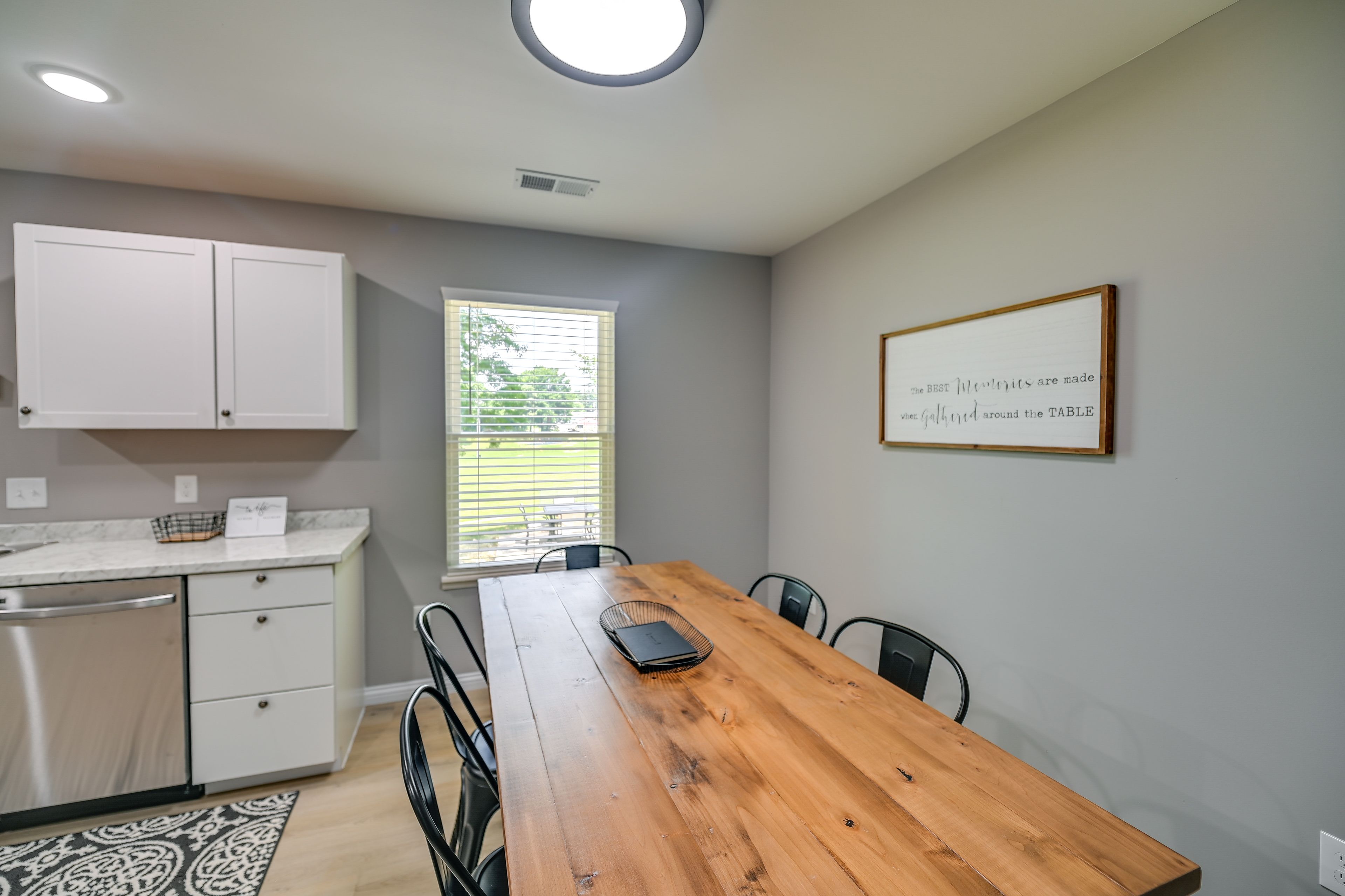 Dining Area | Dishware/Flatware