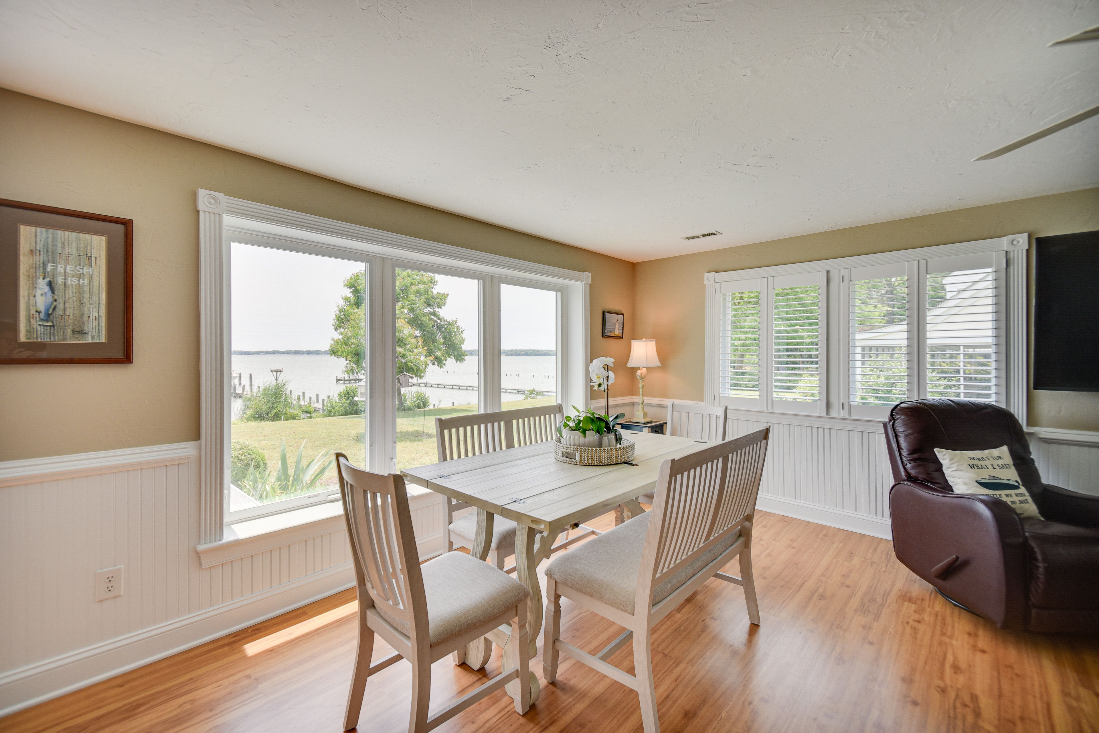 Dining Area | Dishware/Flatware Provided | Free WiFi