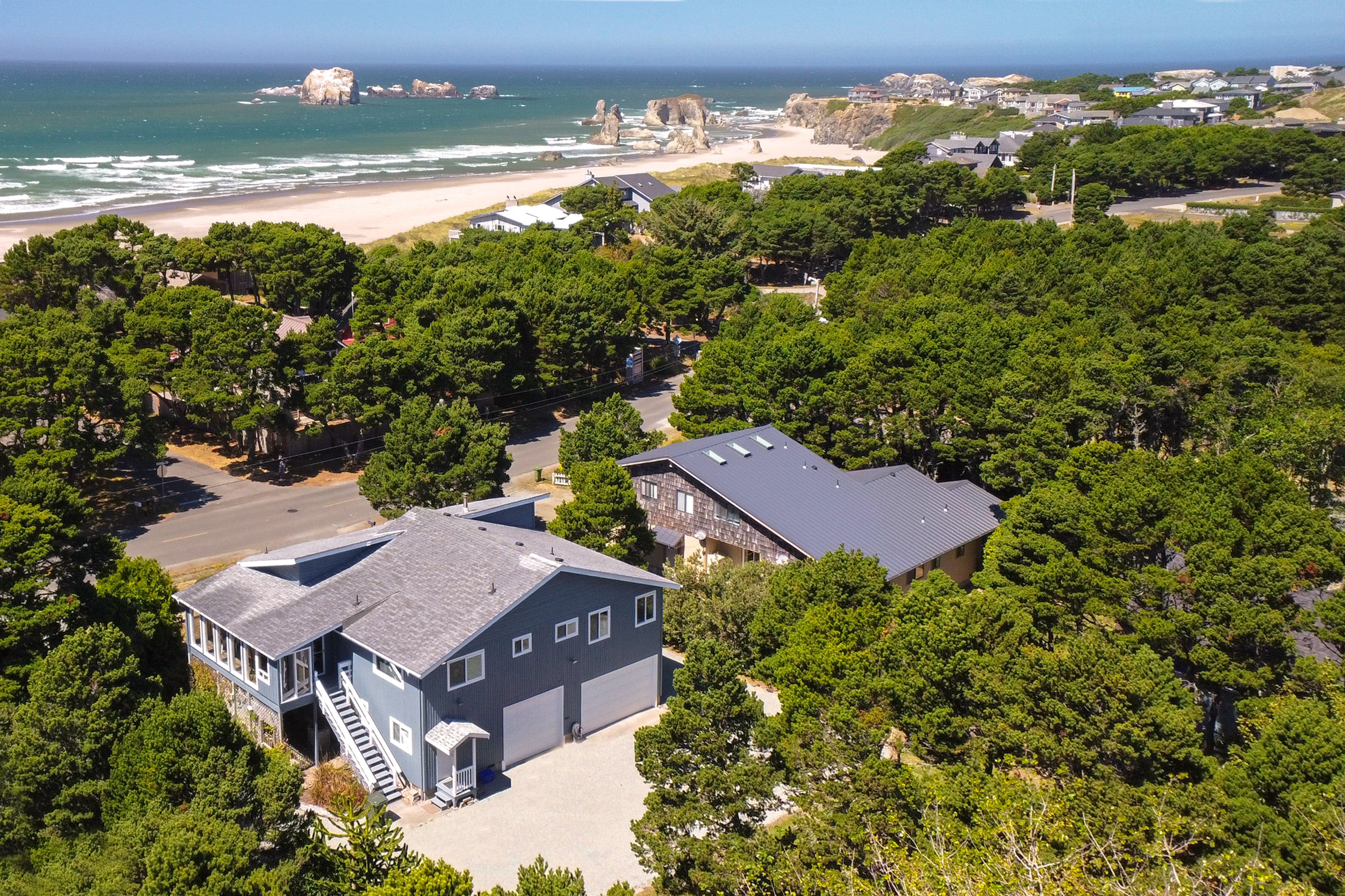 Aerial View | Walk to Beach