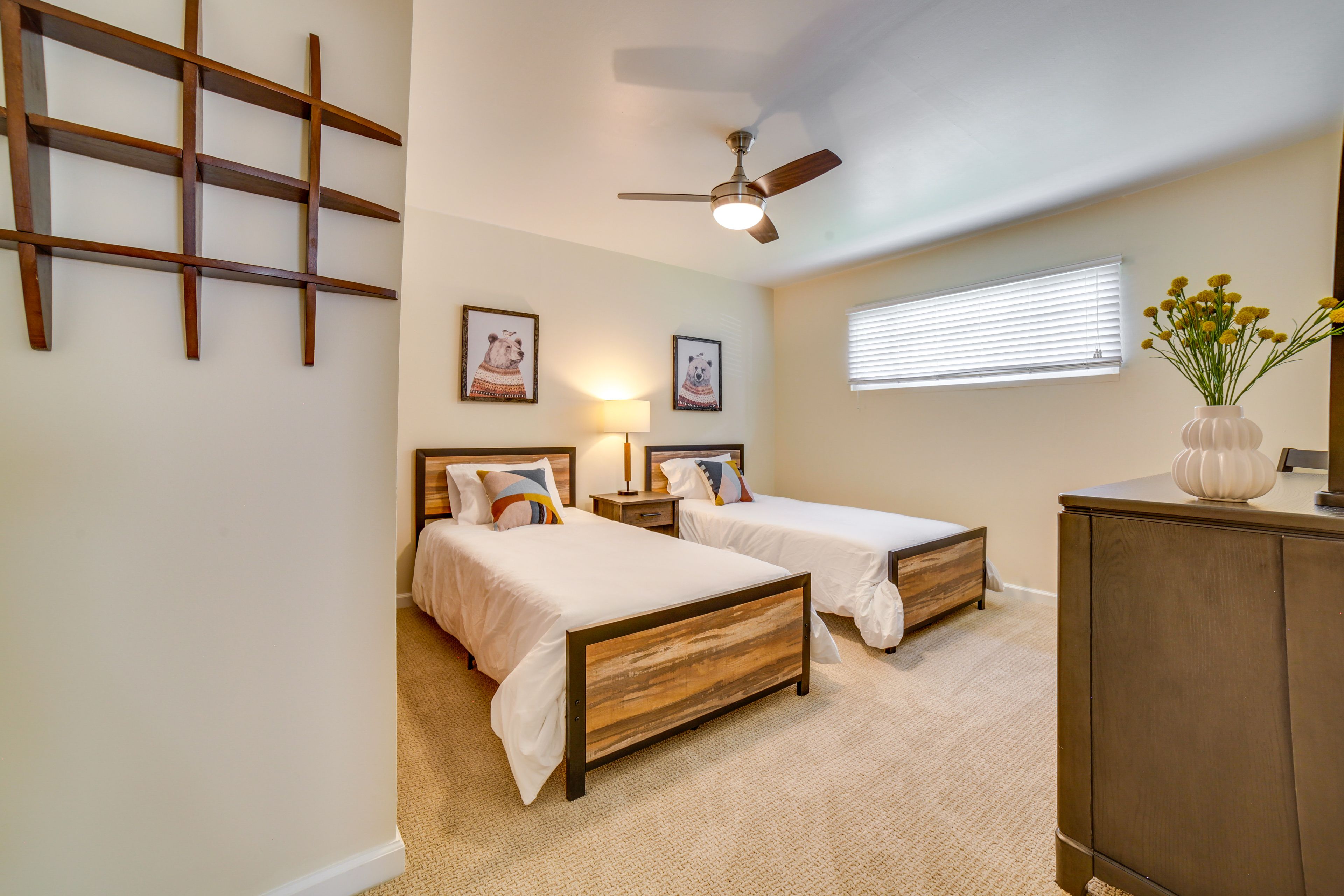 Bedroom 2 | 2 Twin XL Beds