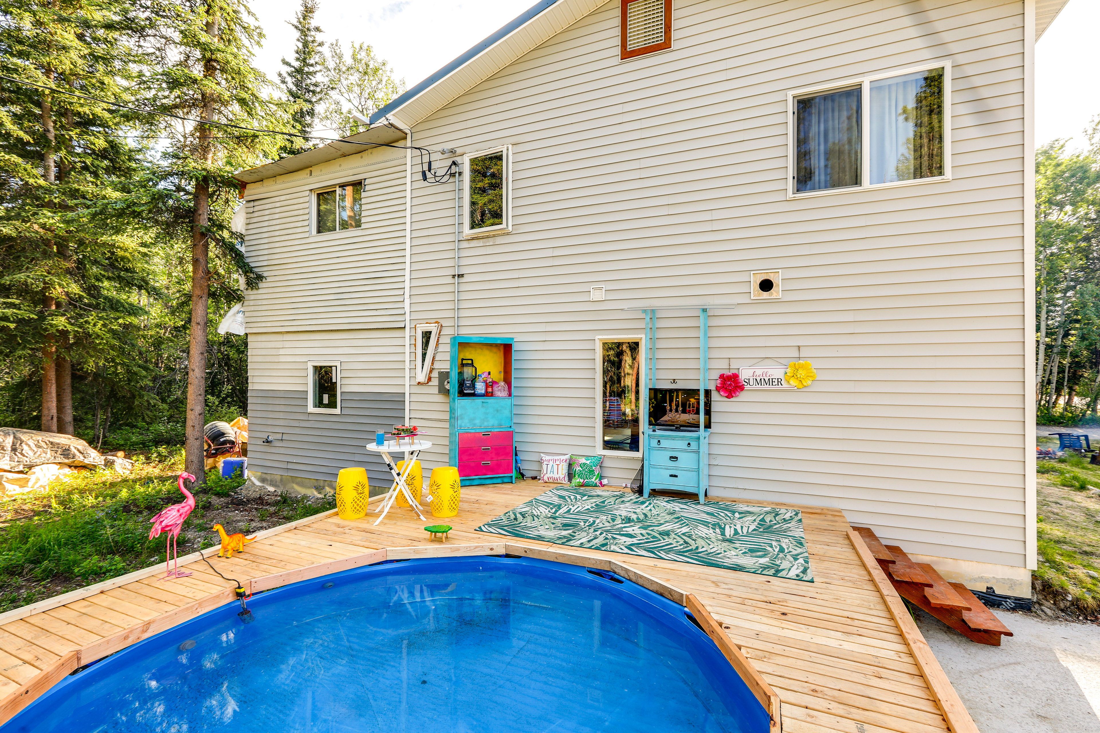 Shared Outdoor Pool | Stairs Required