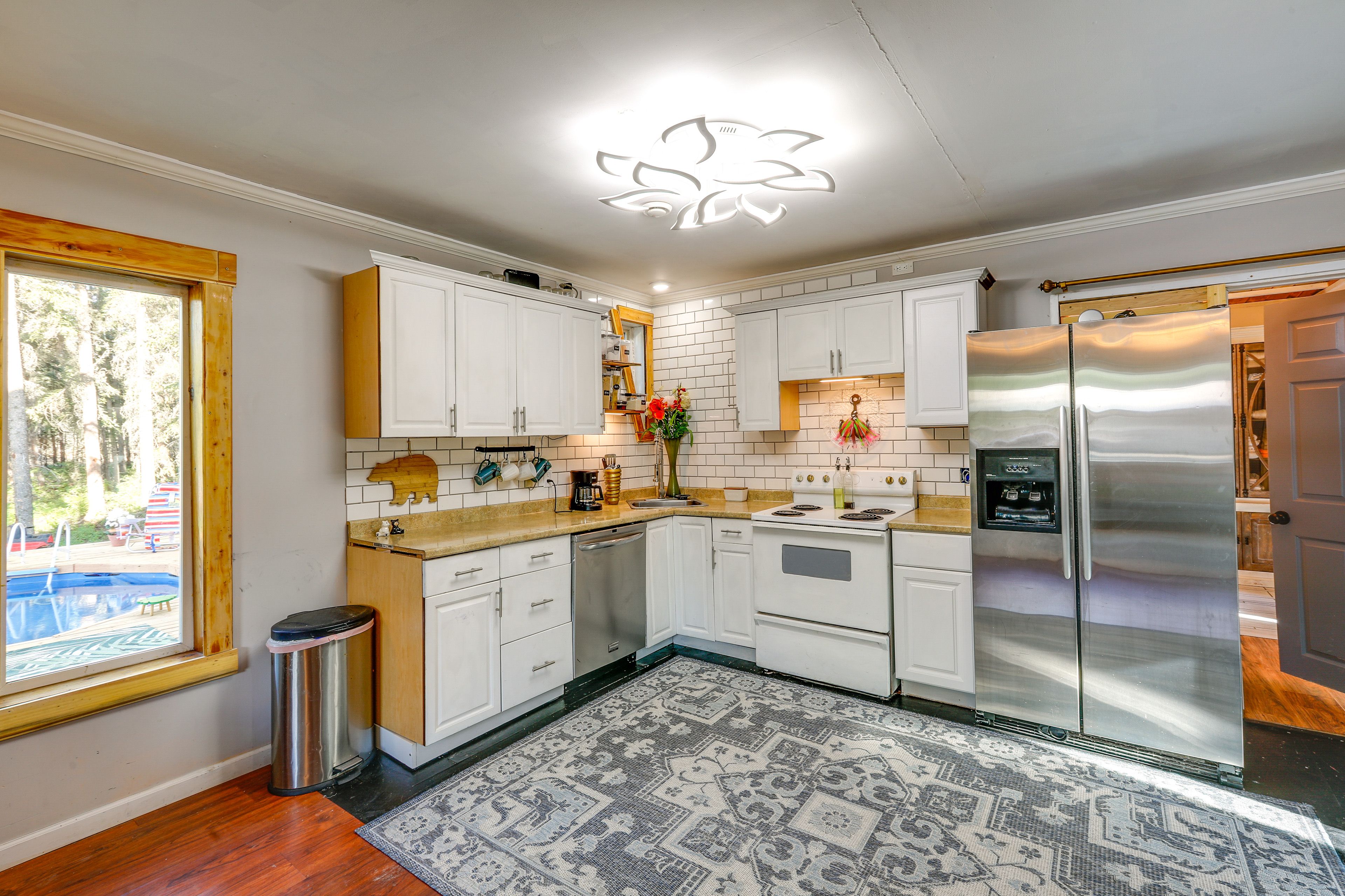 Kitchen | Cooking Basics | Coffee Maker | Trash Bags & Paper Towels Provided