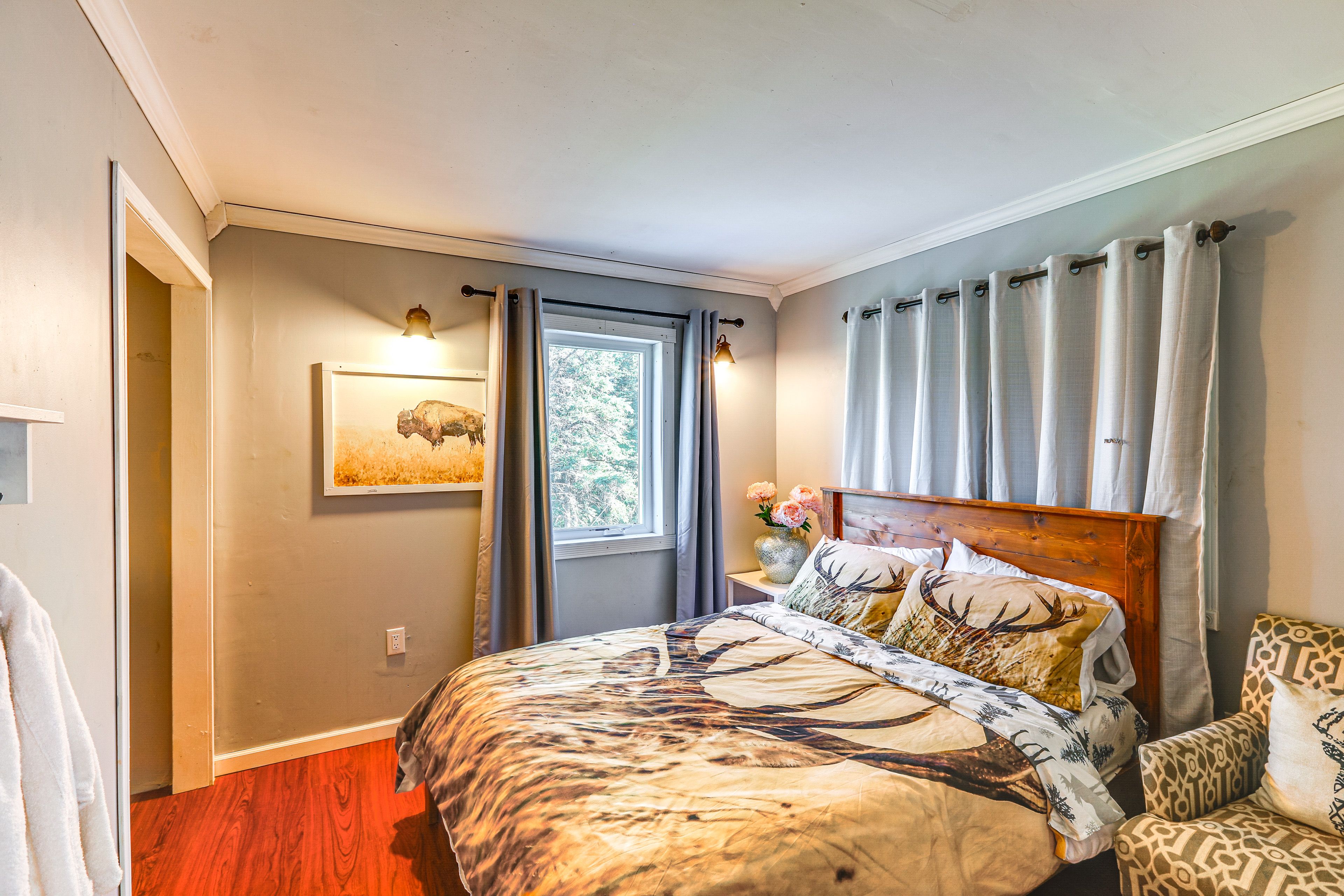 Main Apartment | Bedroom 2 | Queen Bed