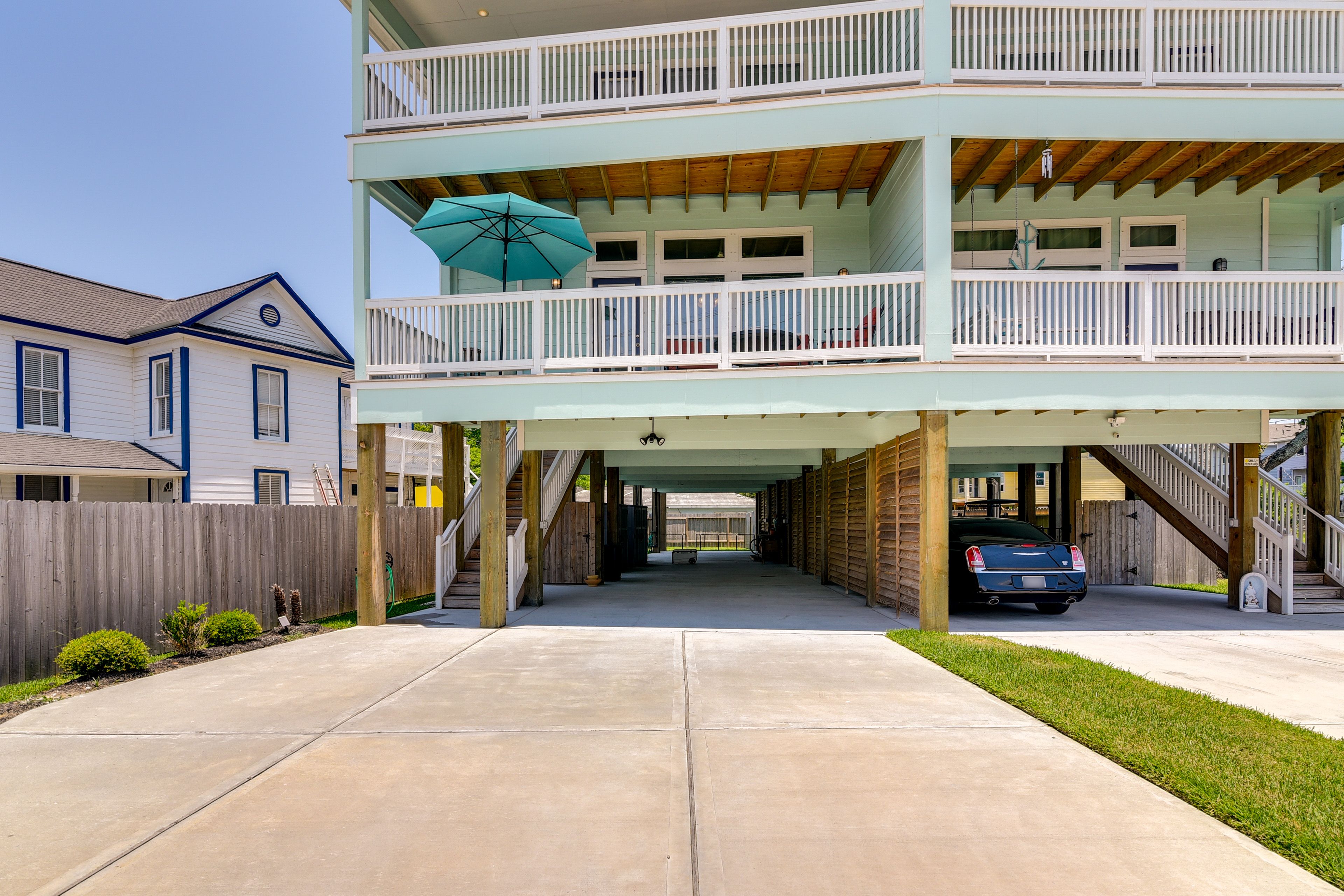 Parking | Carport (4 Vehicles) | Driveway (3 Vehicles)