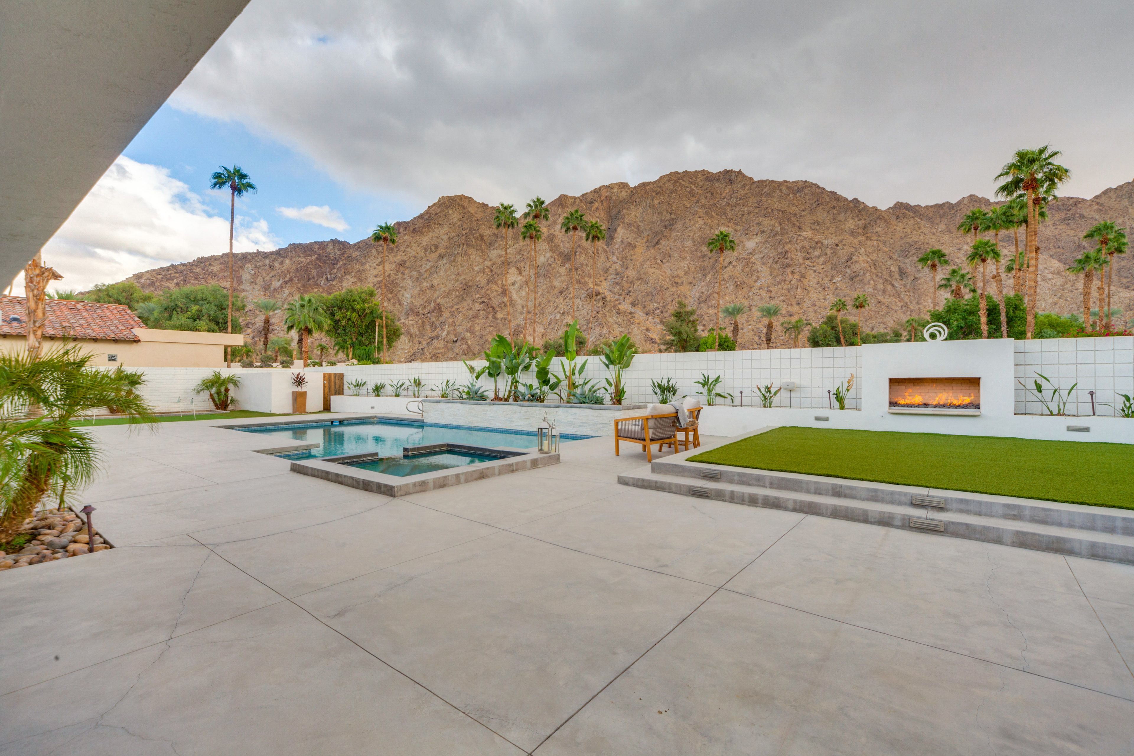 Outdoor Seating | Outdoor Fireplace