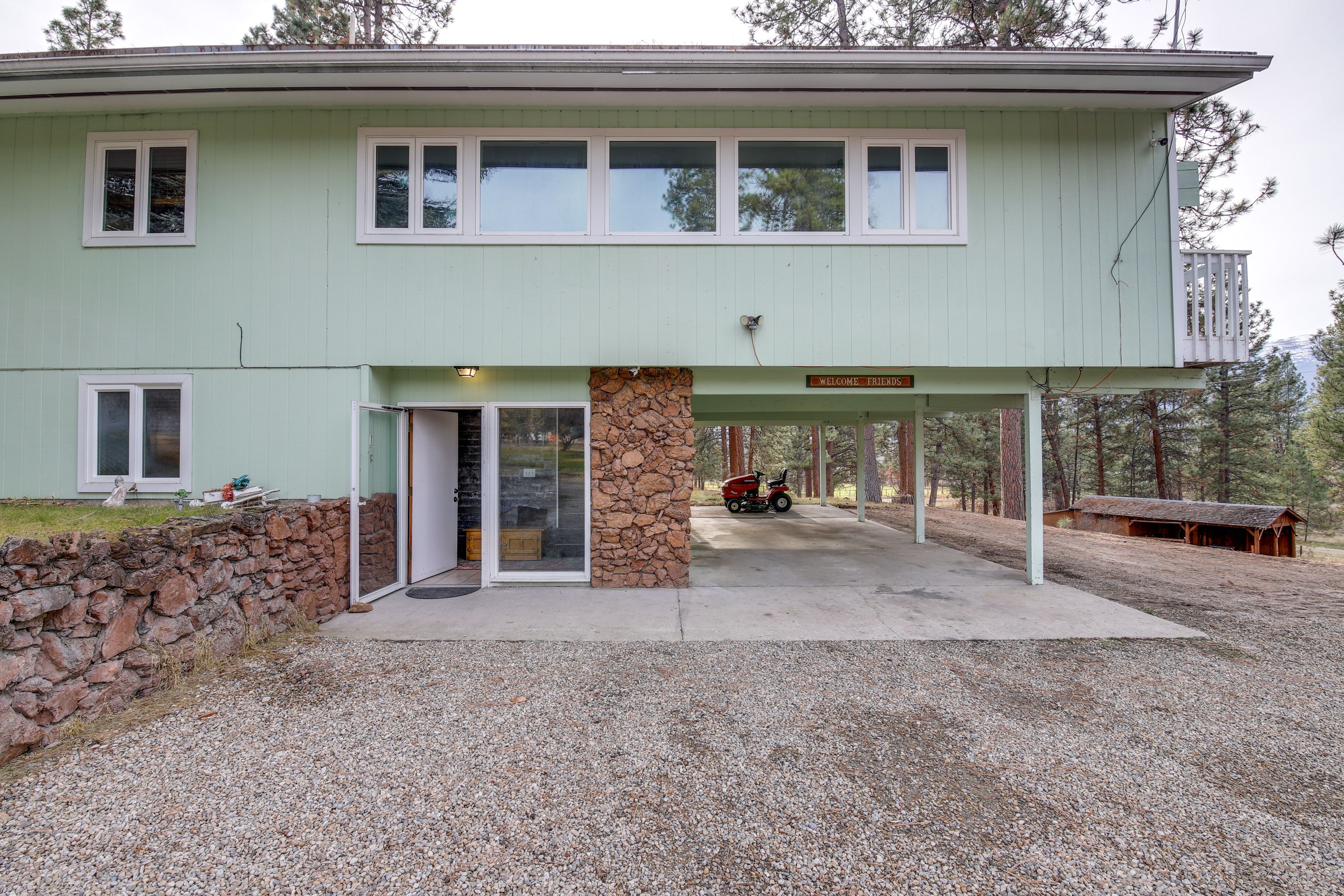 Parking | Carport (1 Vehicle) | Driveway (2 Vehicles)