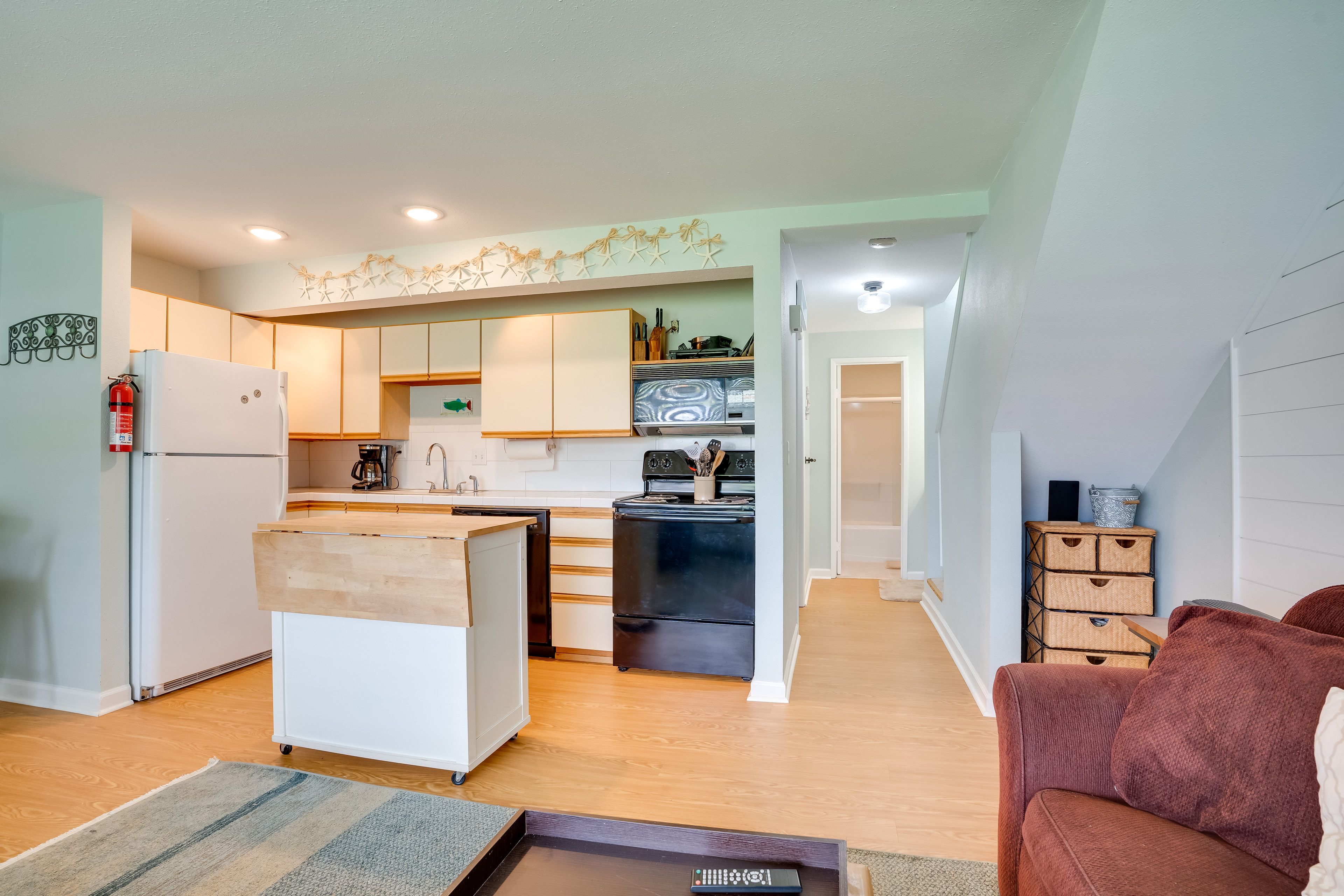 Kitchen | 1st Floor | Dishwasher | Coffee Maker | Spices