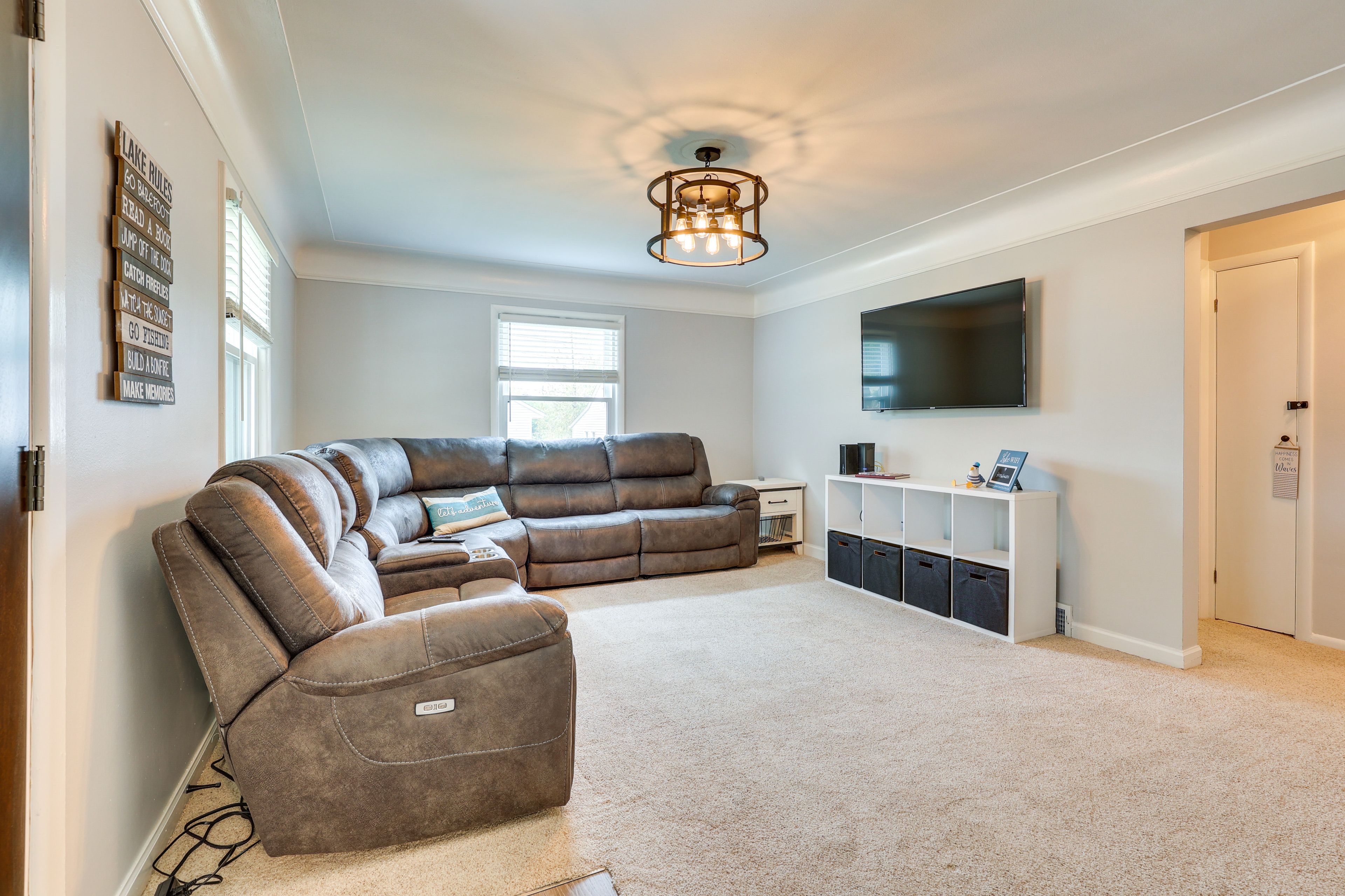 Living Room | Fireplace | Smart TV
