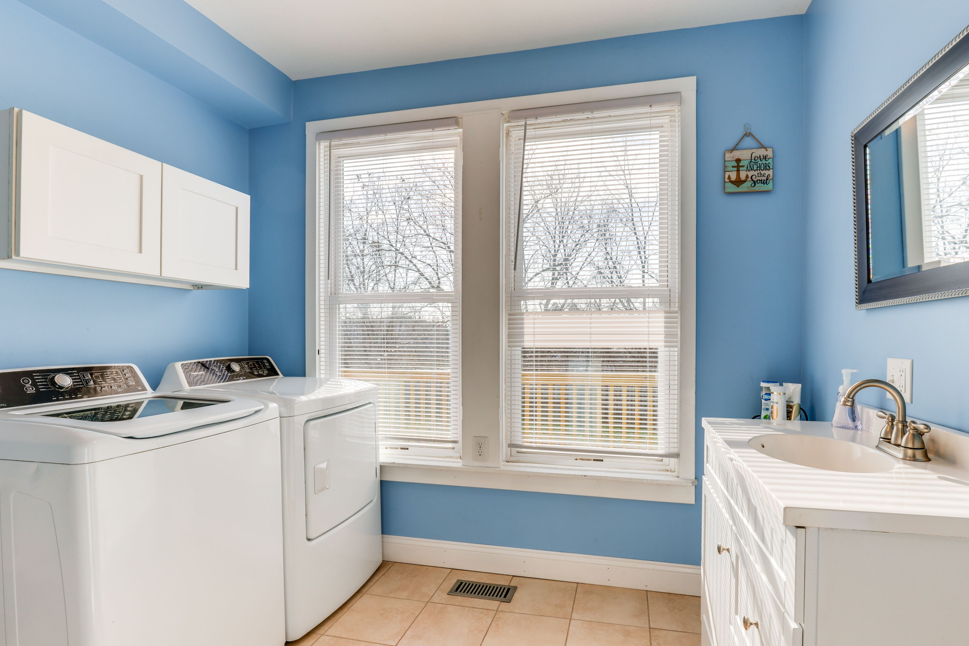 Full Bathroom | Washer & Dryer | Towels Provided