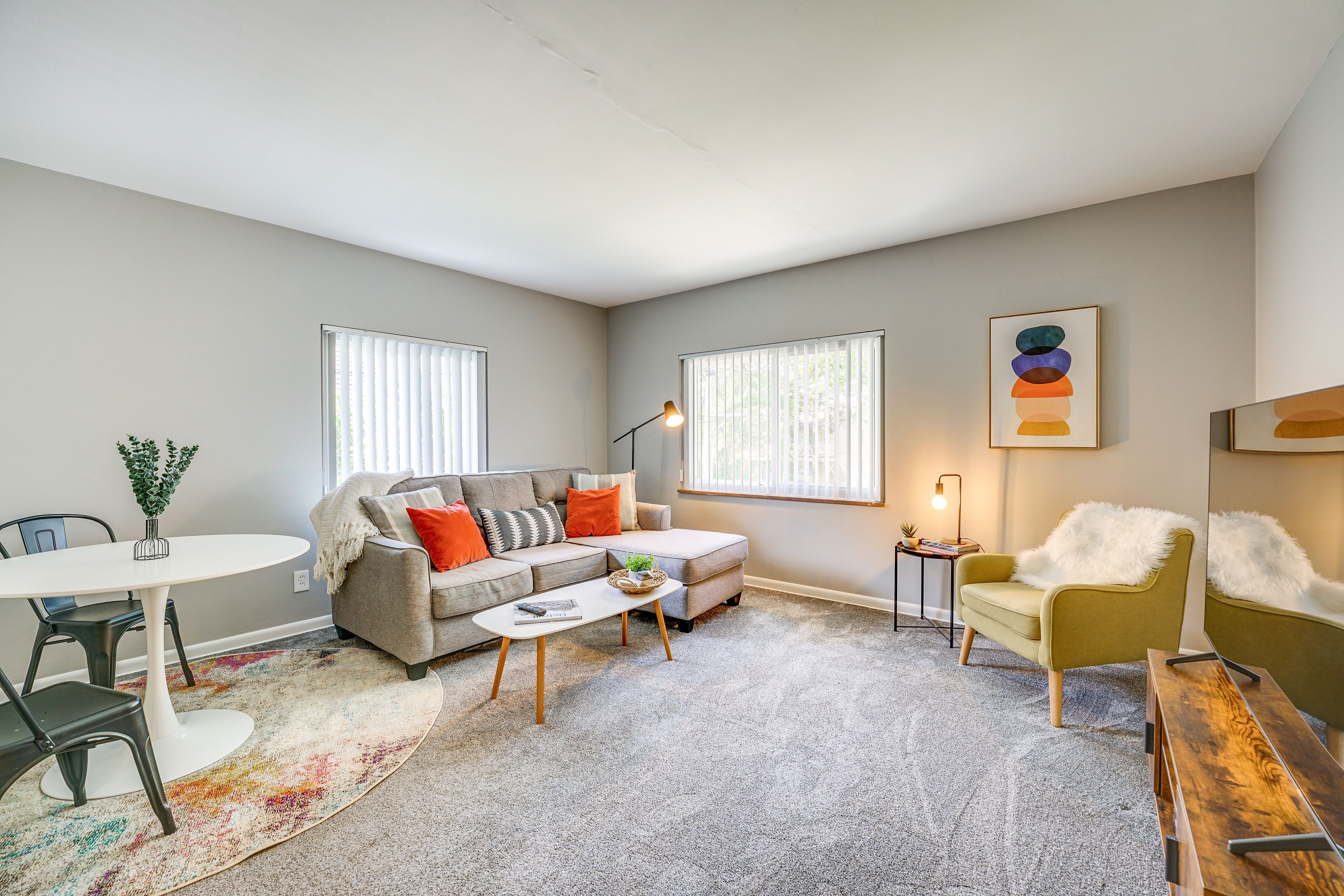 Living Room | Free WiFi | Smart TV