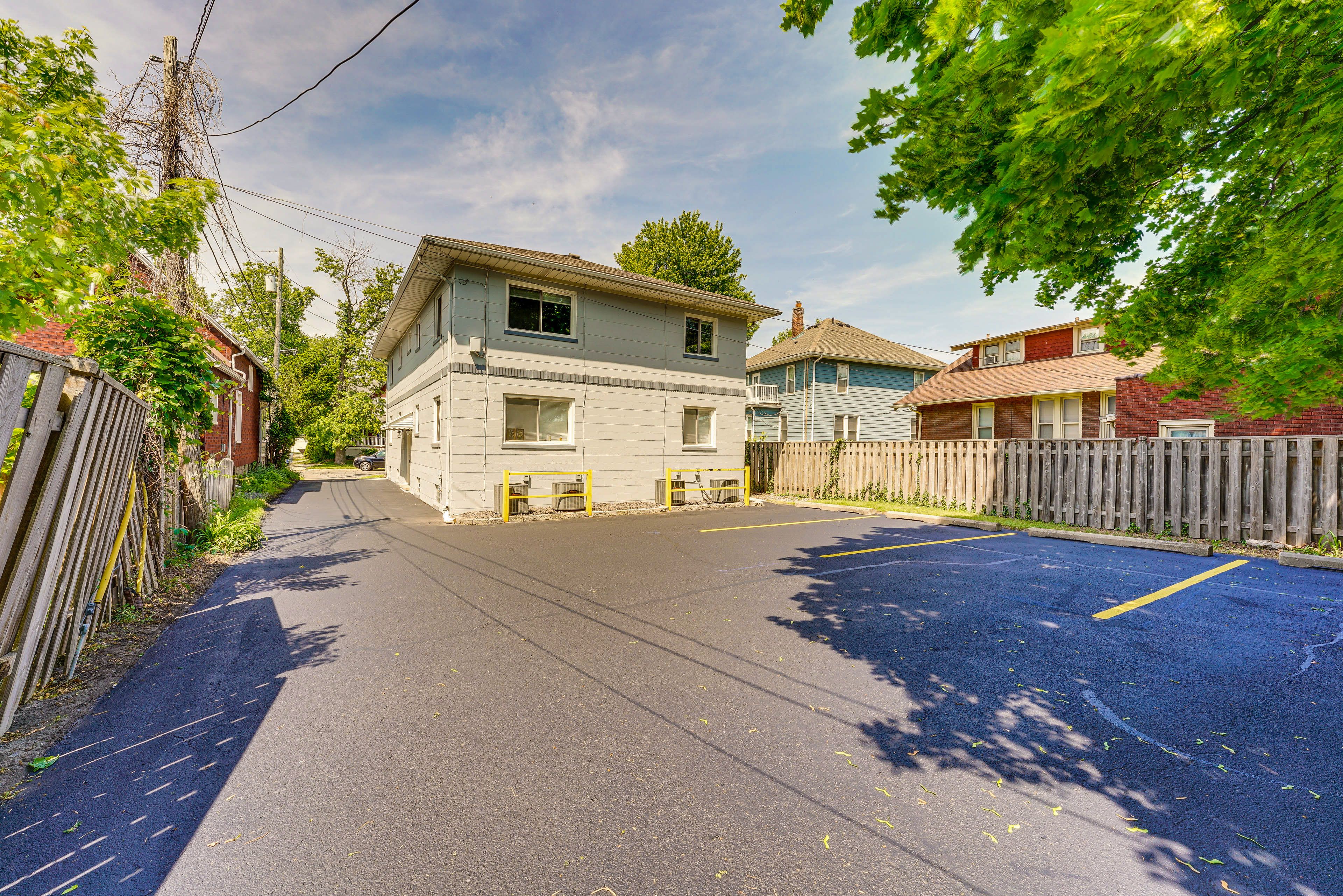 Parking | Shared Parking Lot (1 Vehicle)