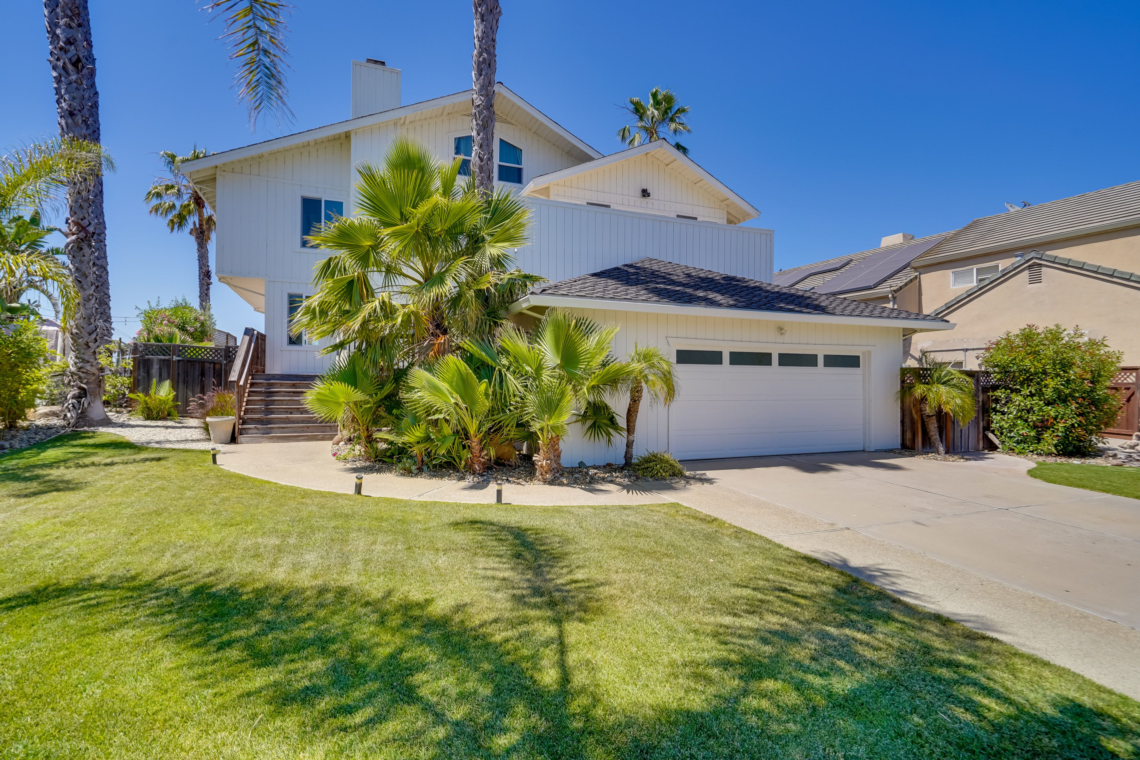 3-Story House | On-Site Delta Access | Self Check-In
