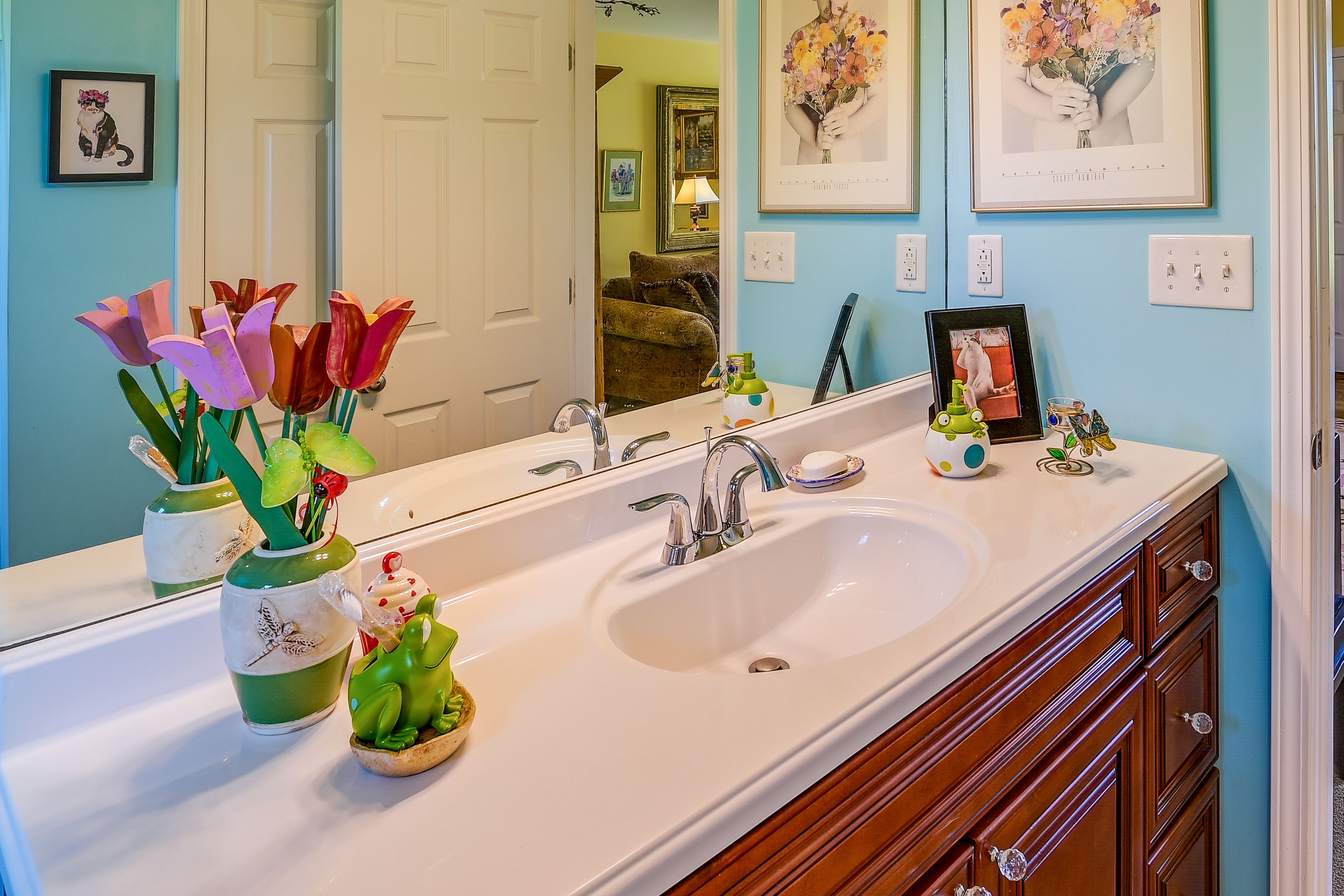 Full Bathroom | Complimentary Toiletries