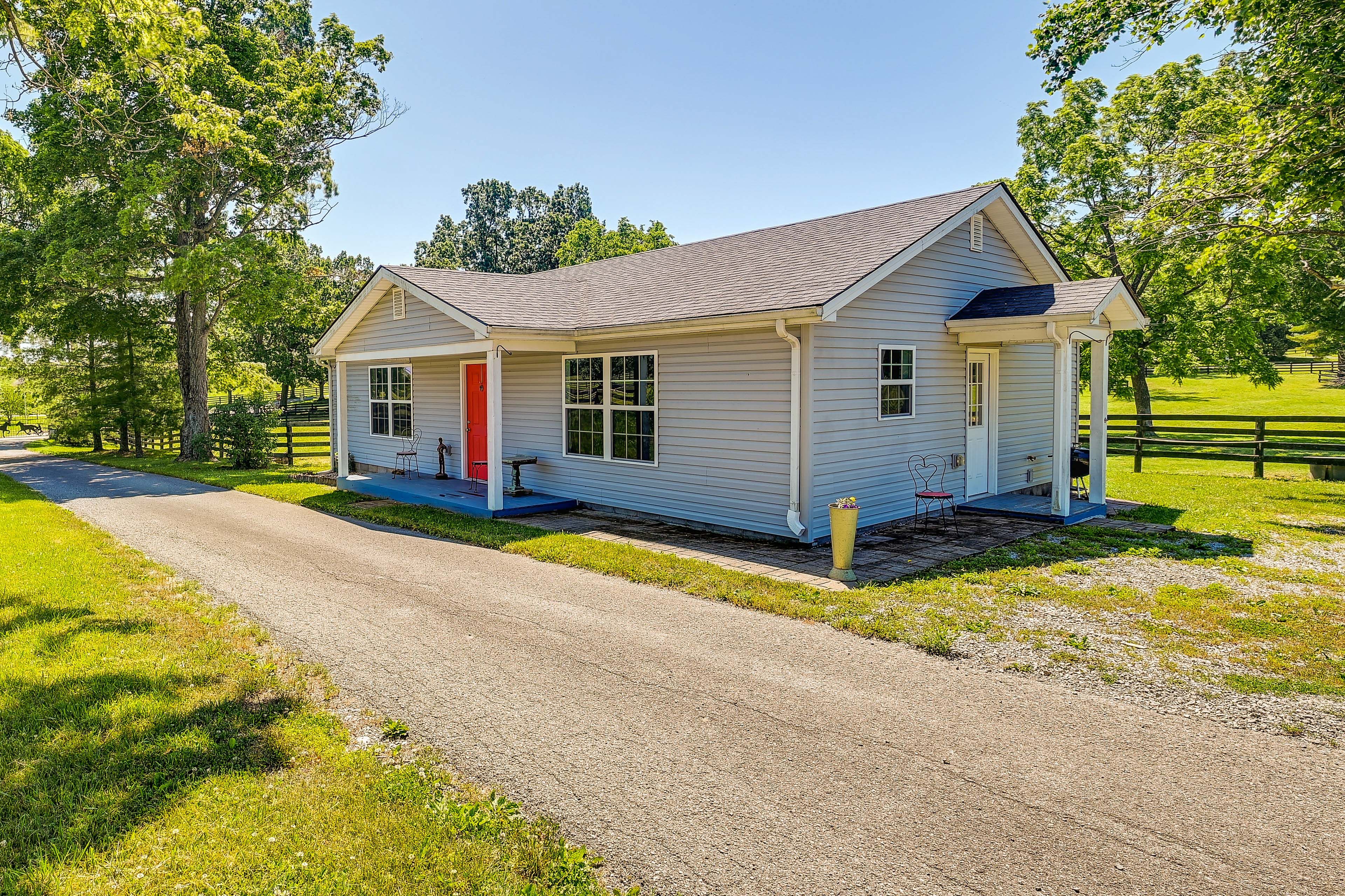 Georgetown Vacation Rental | 2BR | 1BA | 1,200 Sq Ft | 1 Step Required