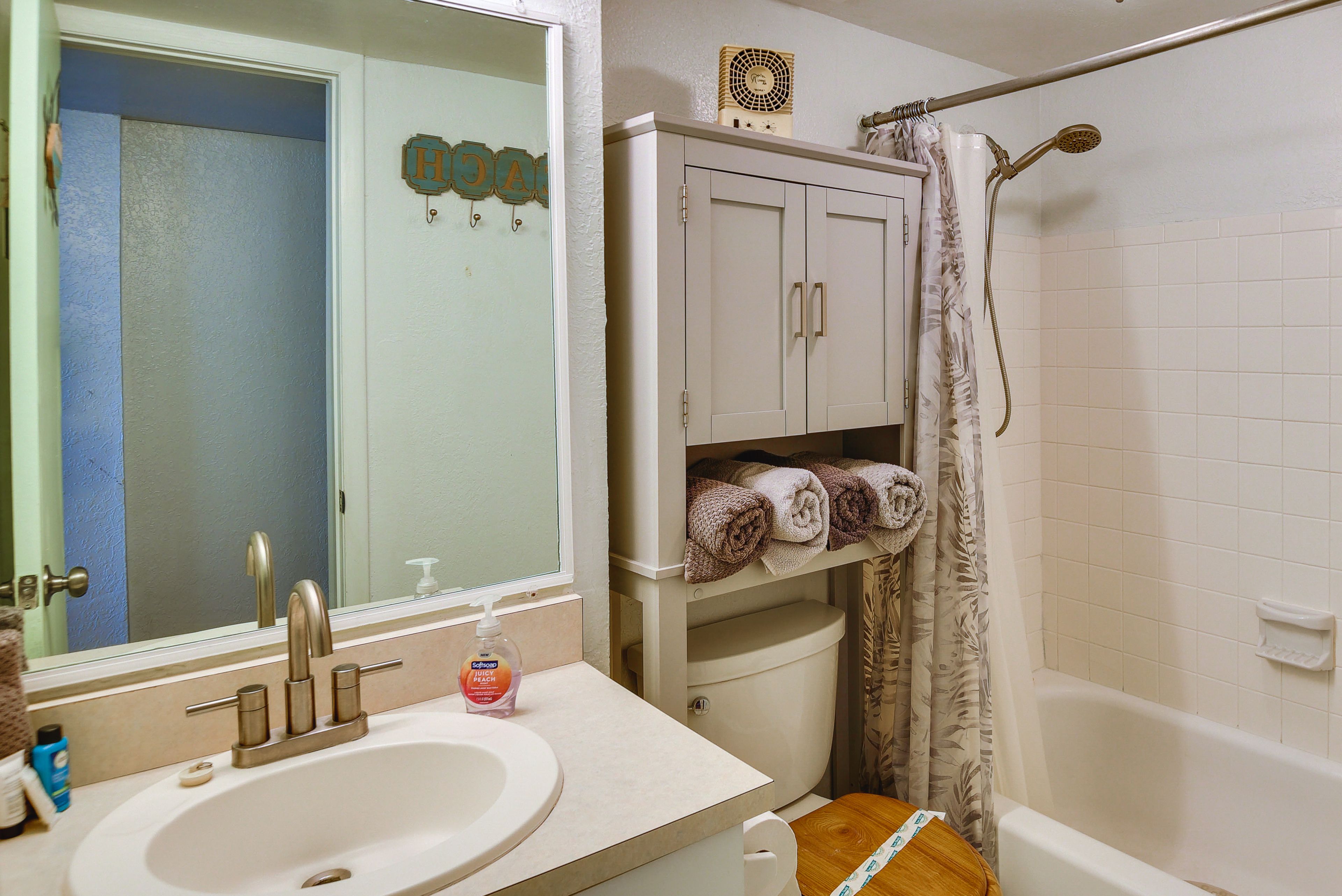 Full Bathroom | Complimentary Toiletries | Hair Dryer