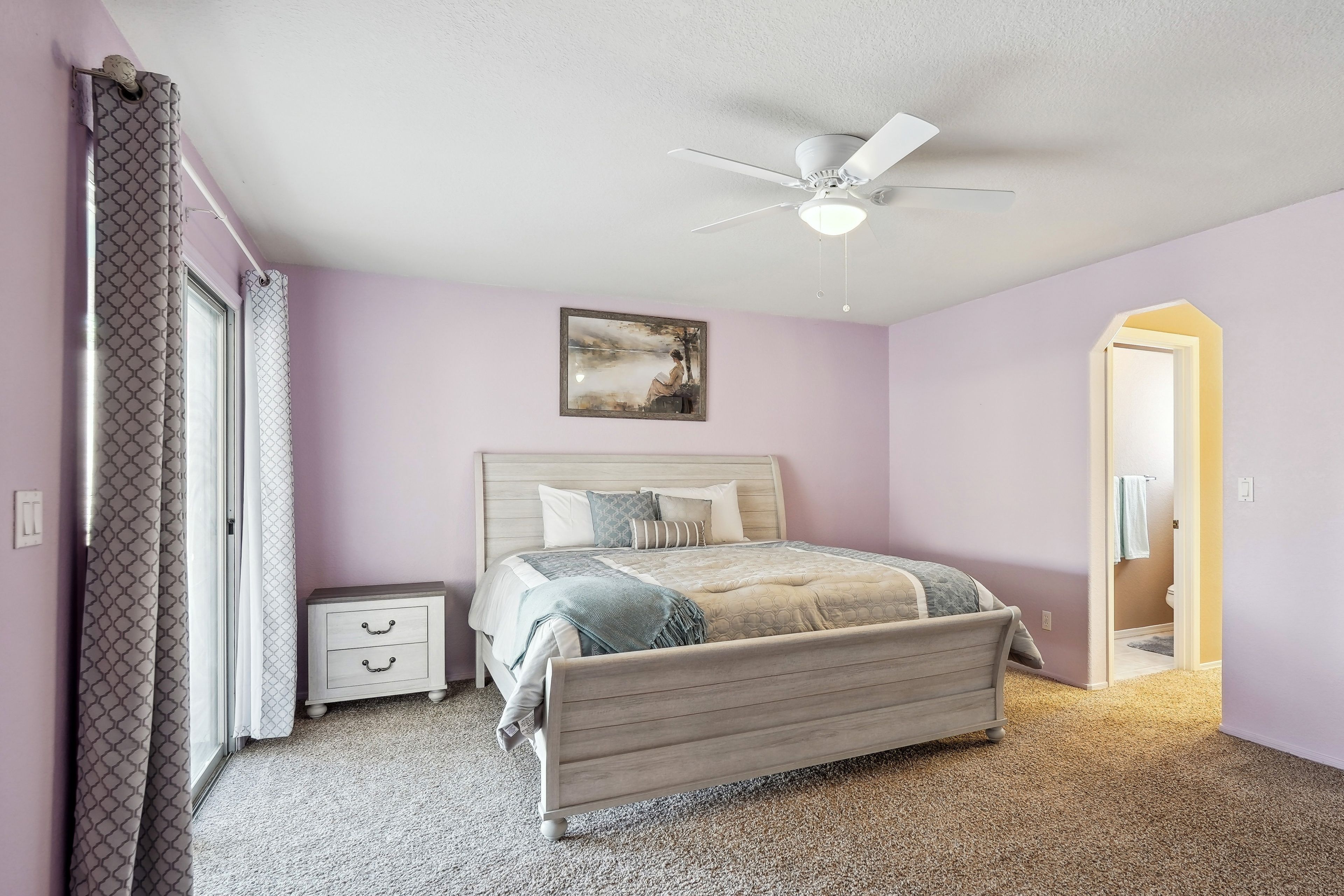 Bedroom 1 | King Bed | Linens & Towels | Smart TV | En-Suite Bathroom