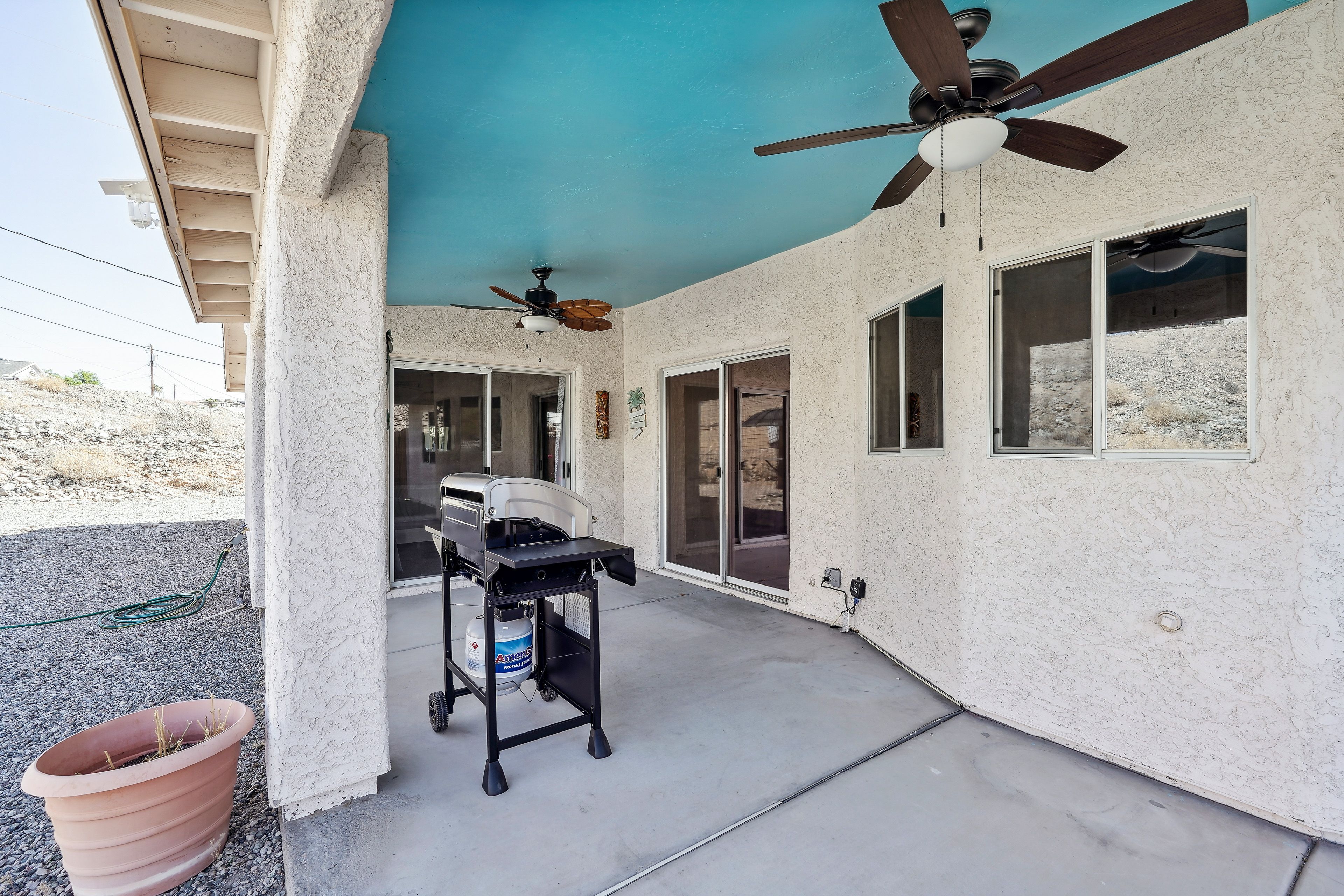 Covered Patio | Gas Grill