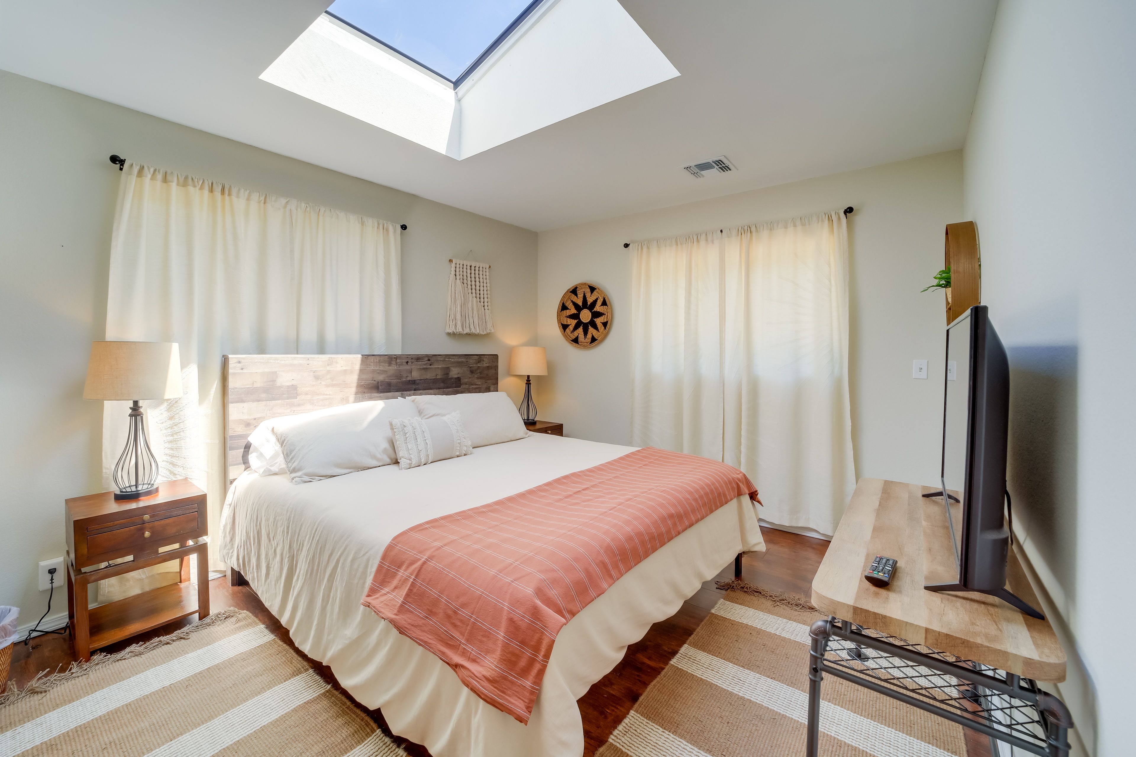 Bedroom 1 | King Bed | Linens Provided