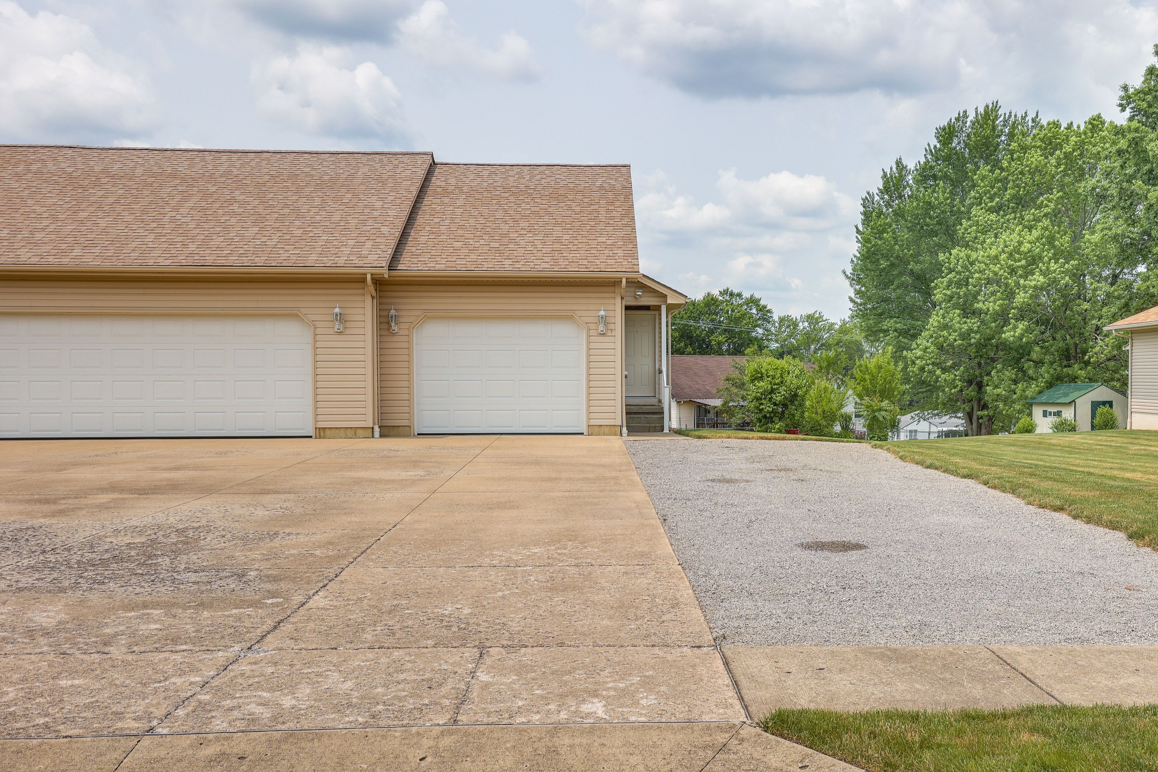 Parking | Asphalt Driveway (3 Vehicles)