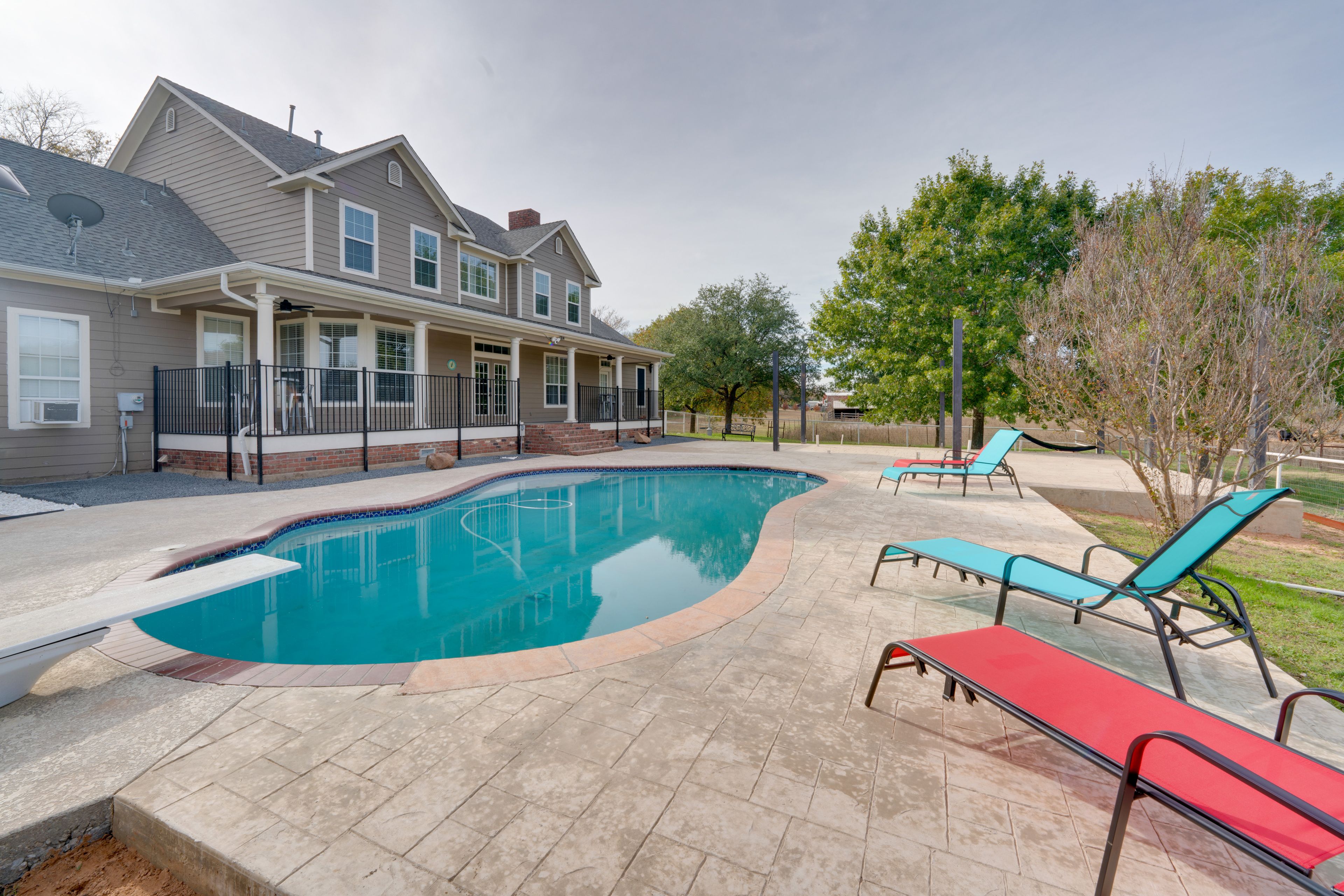 Private Pool & Patio
