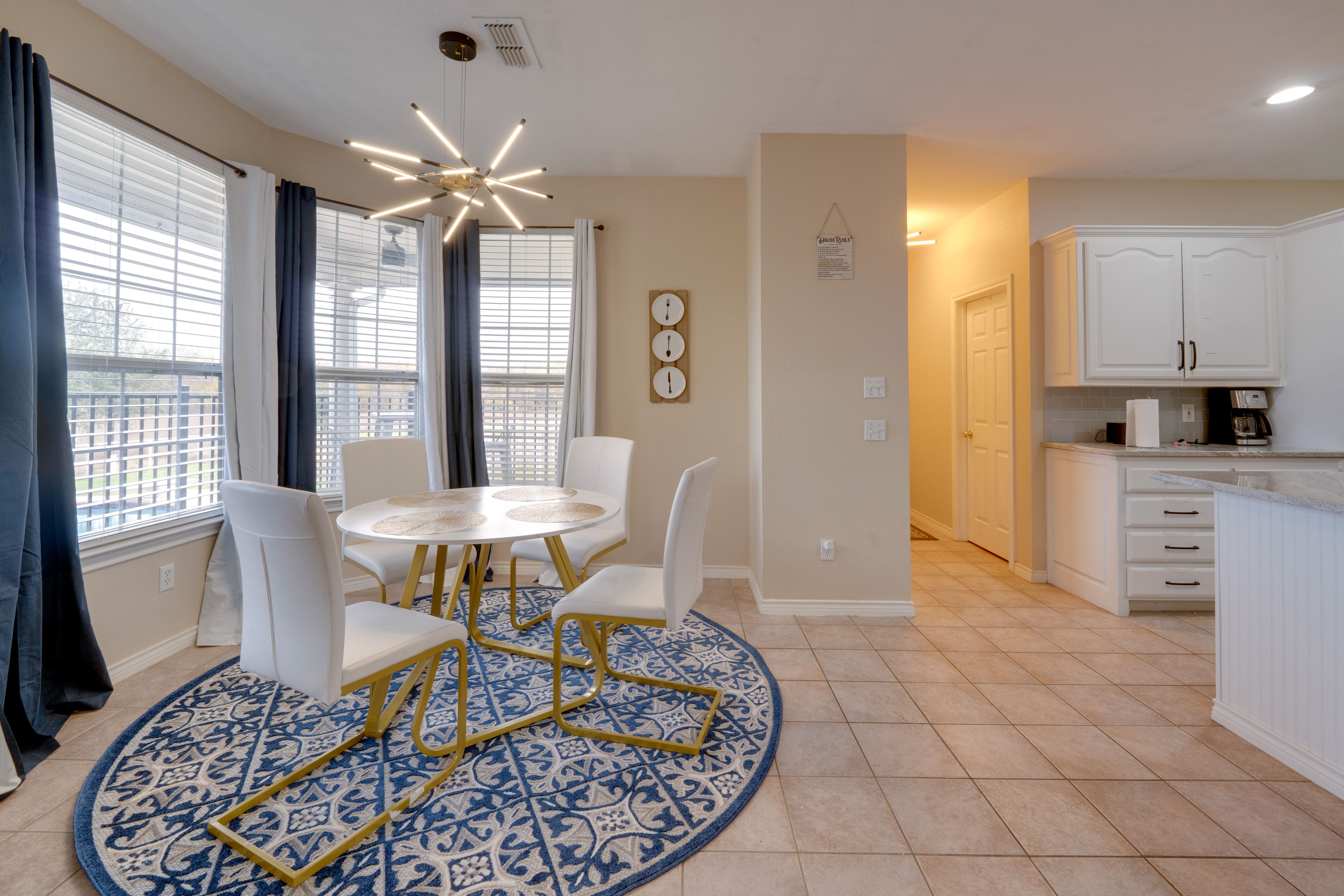 Additional Dining Area | Dishware & Flatware Provided