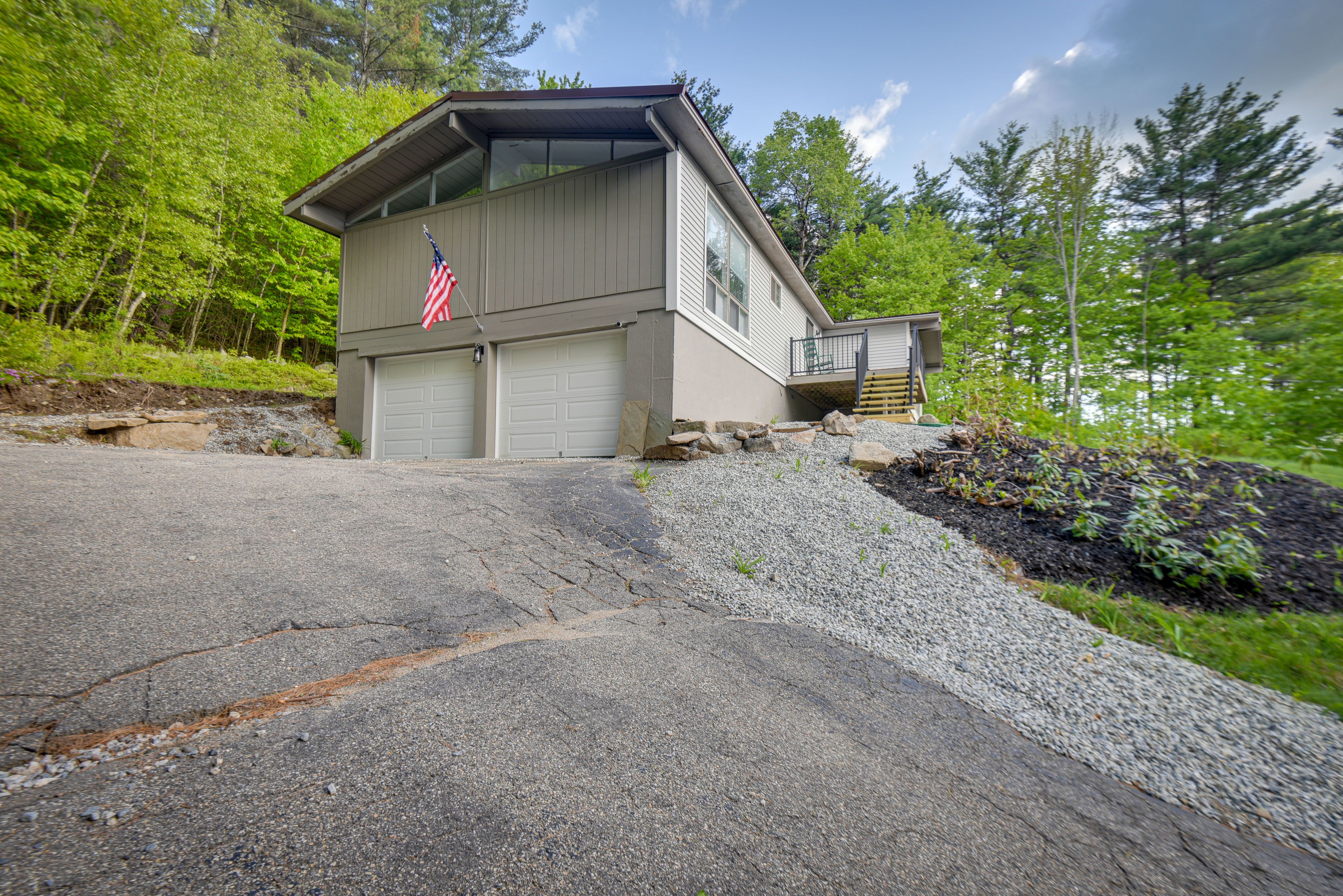 Parking | Driveway (4 Vehicles) | Trailer Parking Allowed On-Site