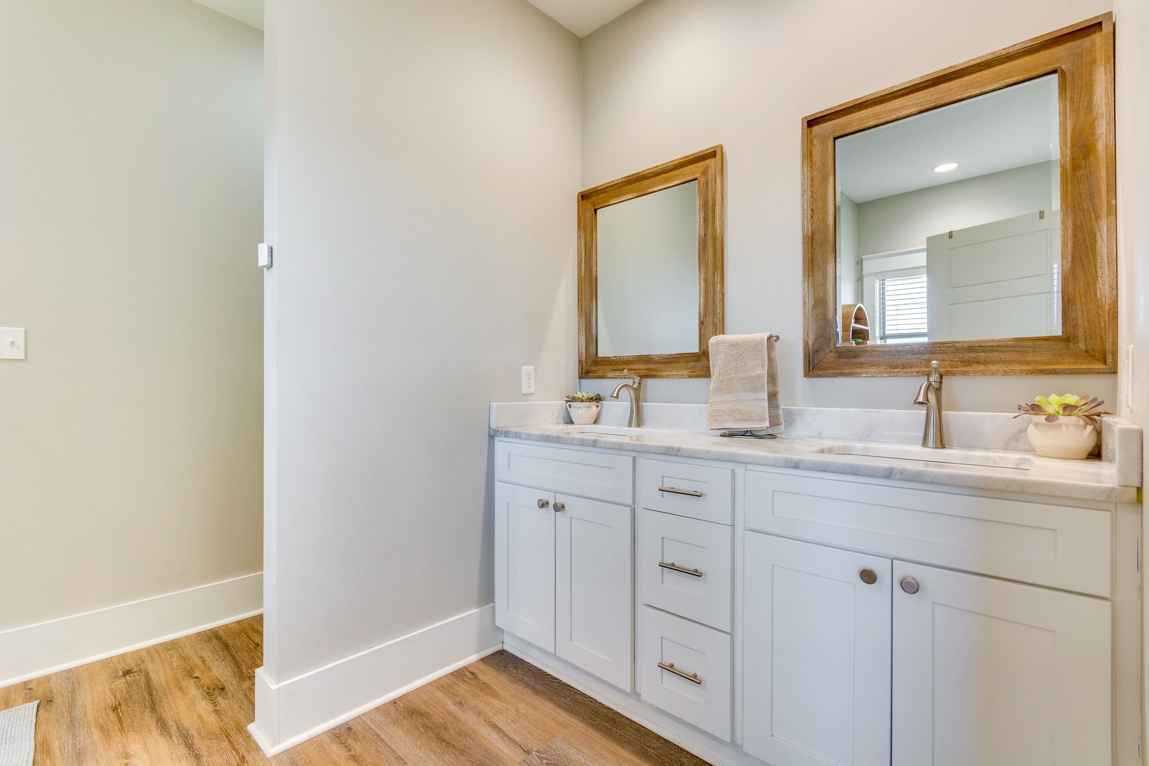 En-Suite Bathroom | Access via Bedroom 1 | Towels Provided | Hair Dryer