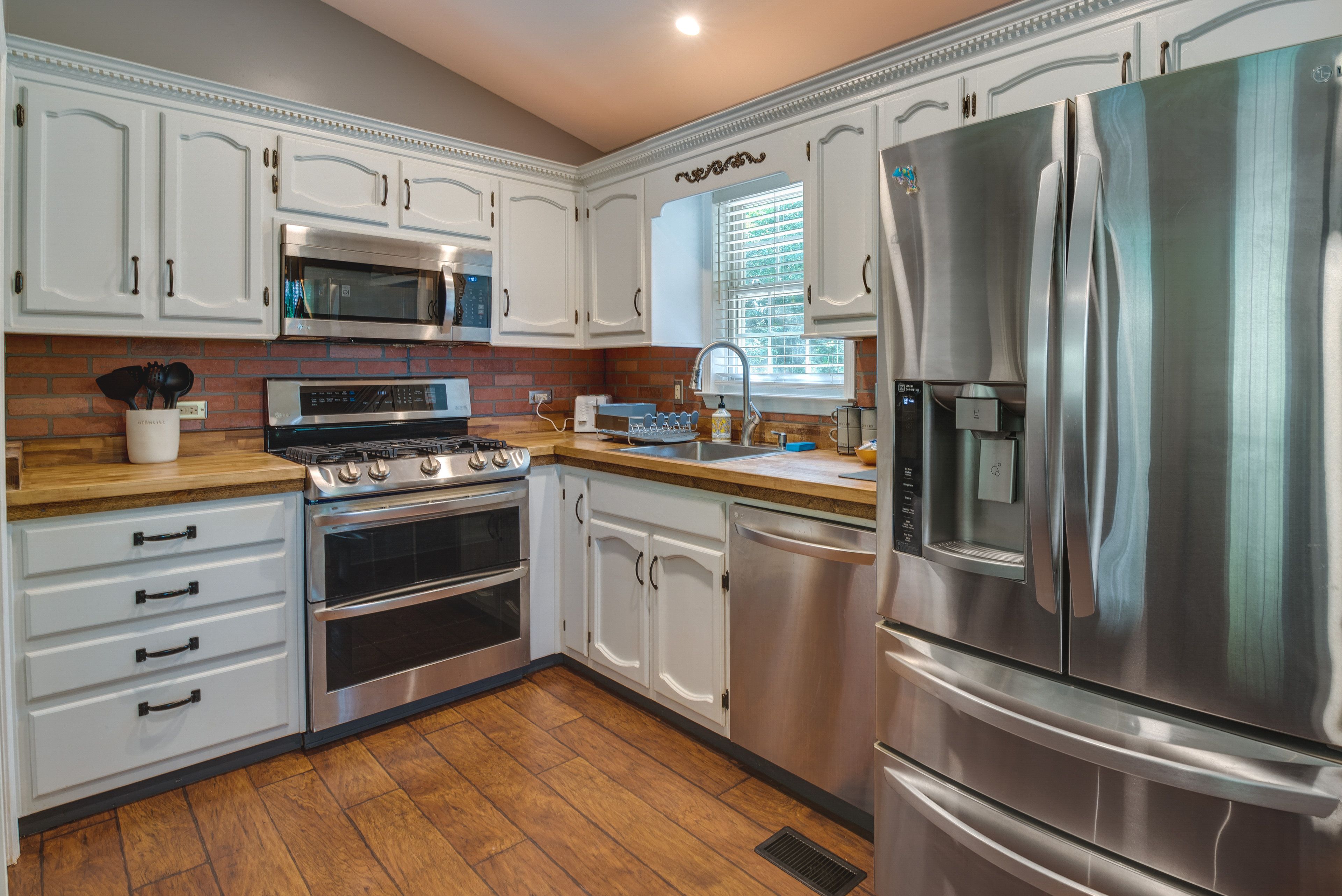 Kitchen | Cooking Basics | Coffee Maker | Trash Bags & Paper Towels Provided