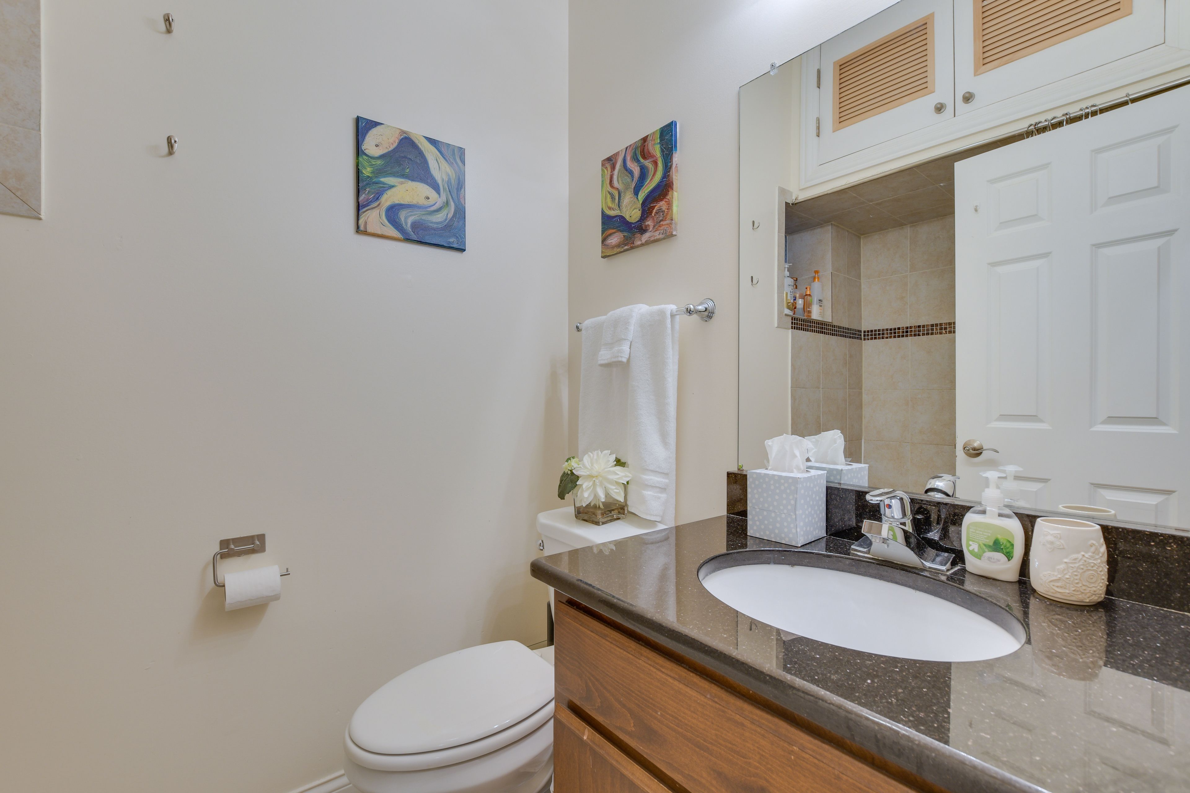 Full Bathroom | Complimentary Toiletries