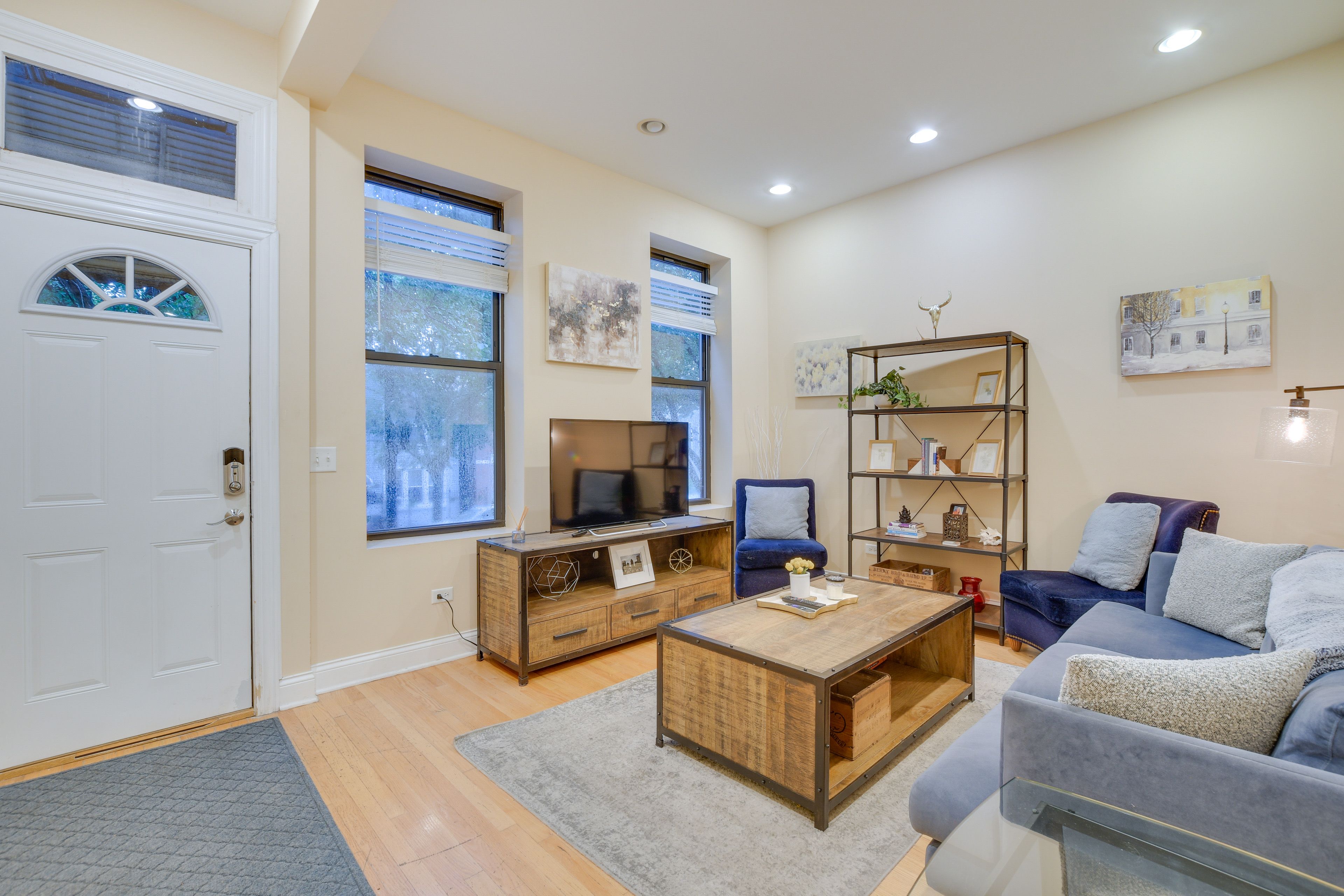 Chicago Vacation Rental | 2BR | 1BA | Stairs Required | 749 Sq Ft