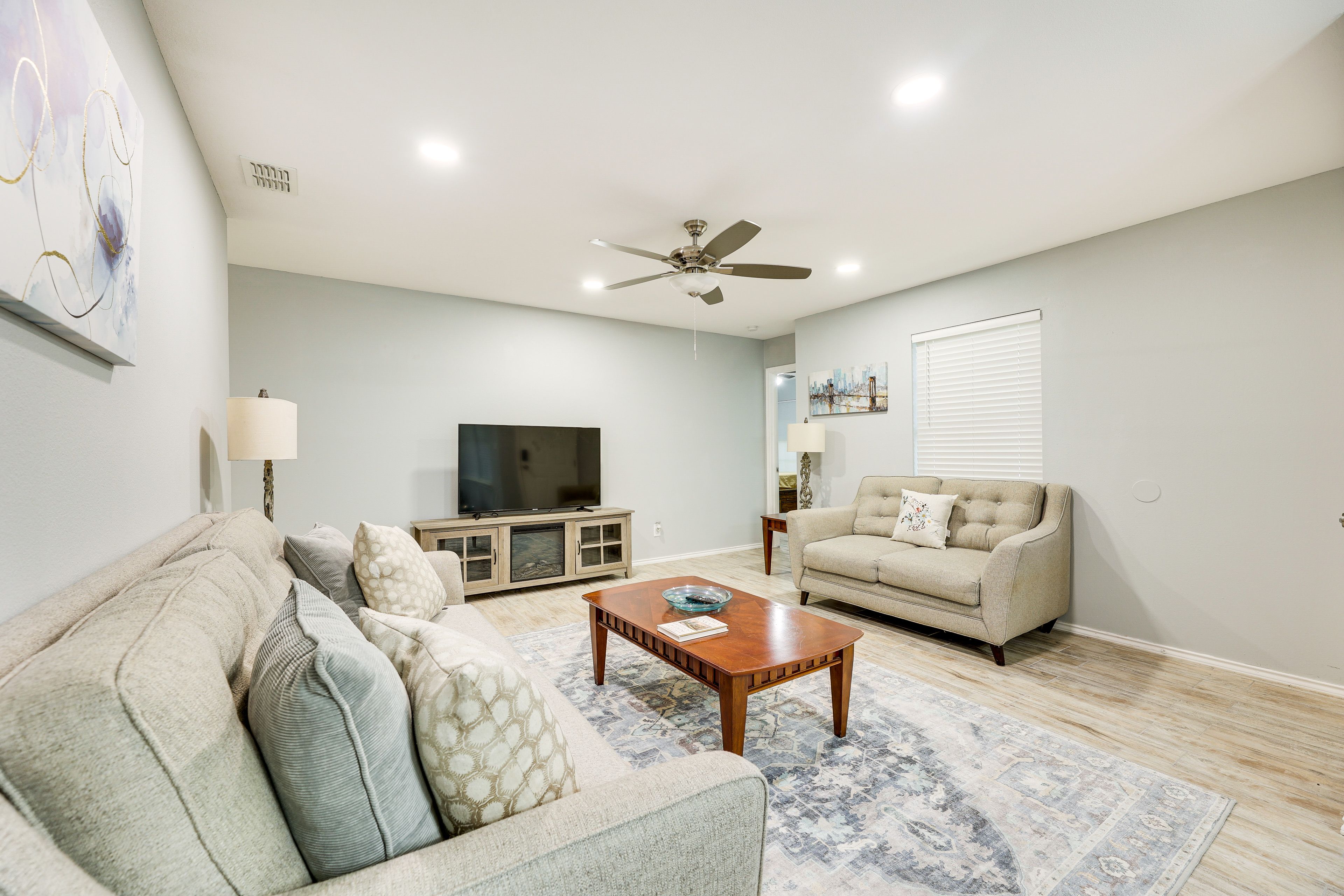 San Juan Vacation Rental | 4BR | 2BA | 1,207 Sq Ft | 1 Step Required