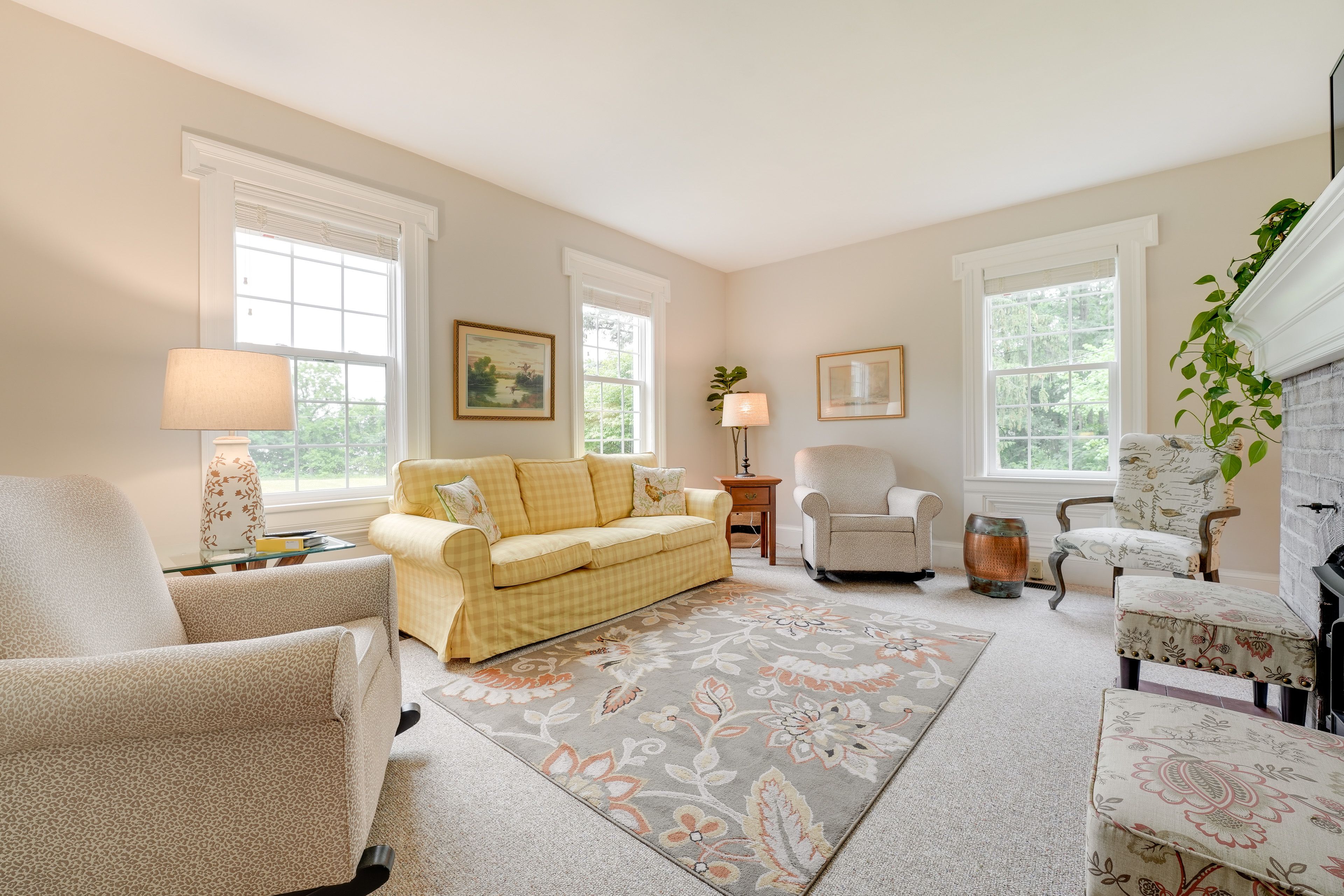 Living Room | 1st Floor | Smart TV | Fireplace