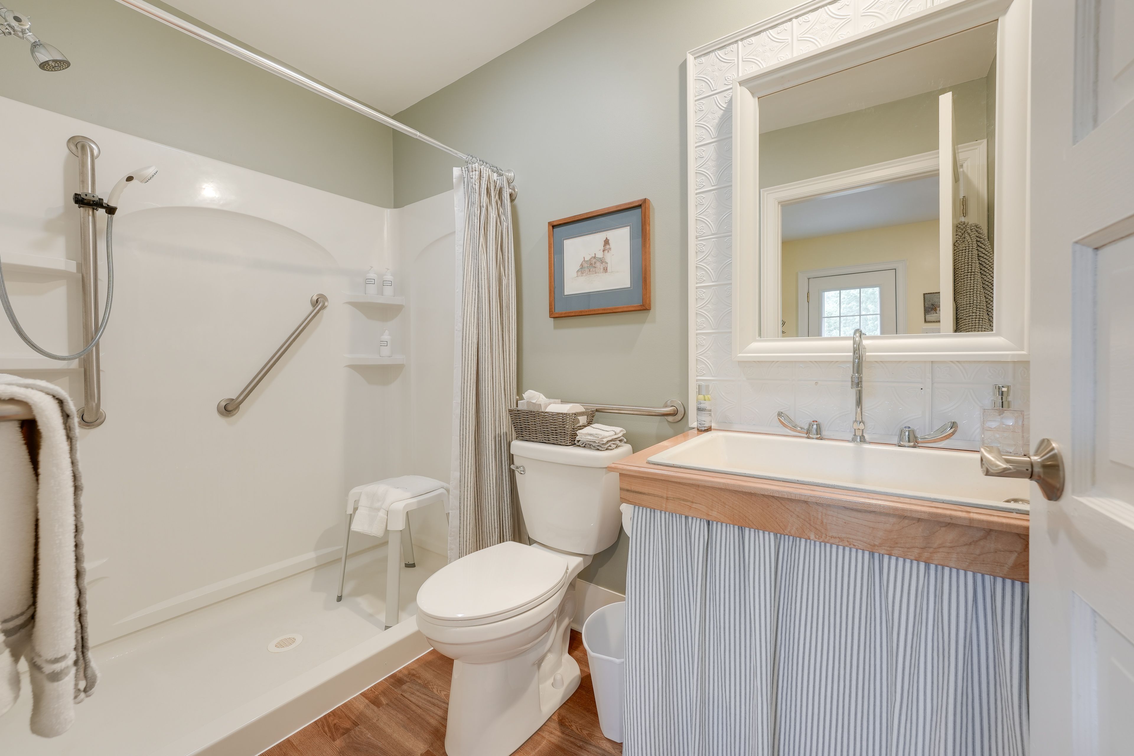 Full Bathroom | 1st Floor