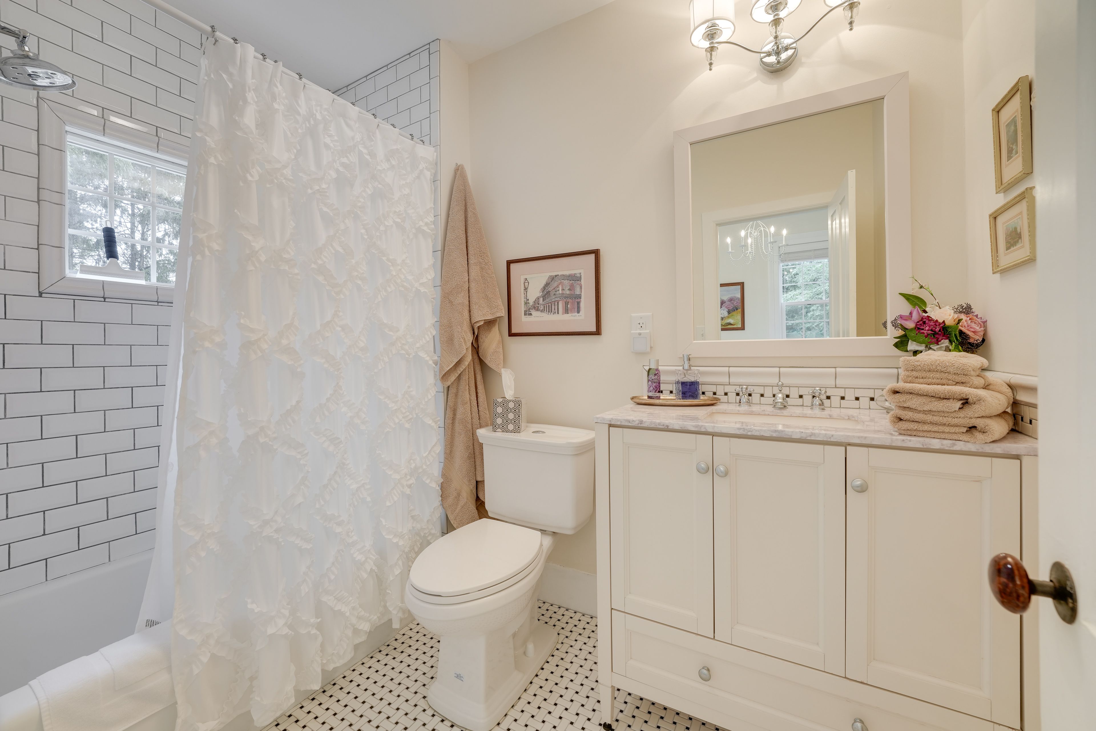 En-Suite Bathroom | Towels Provided | Hair Dryer