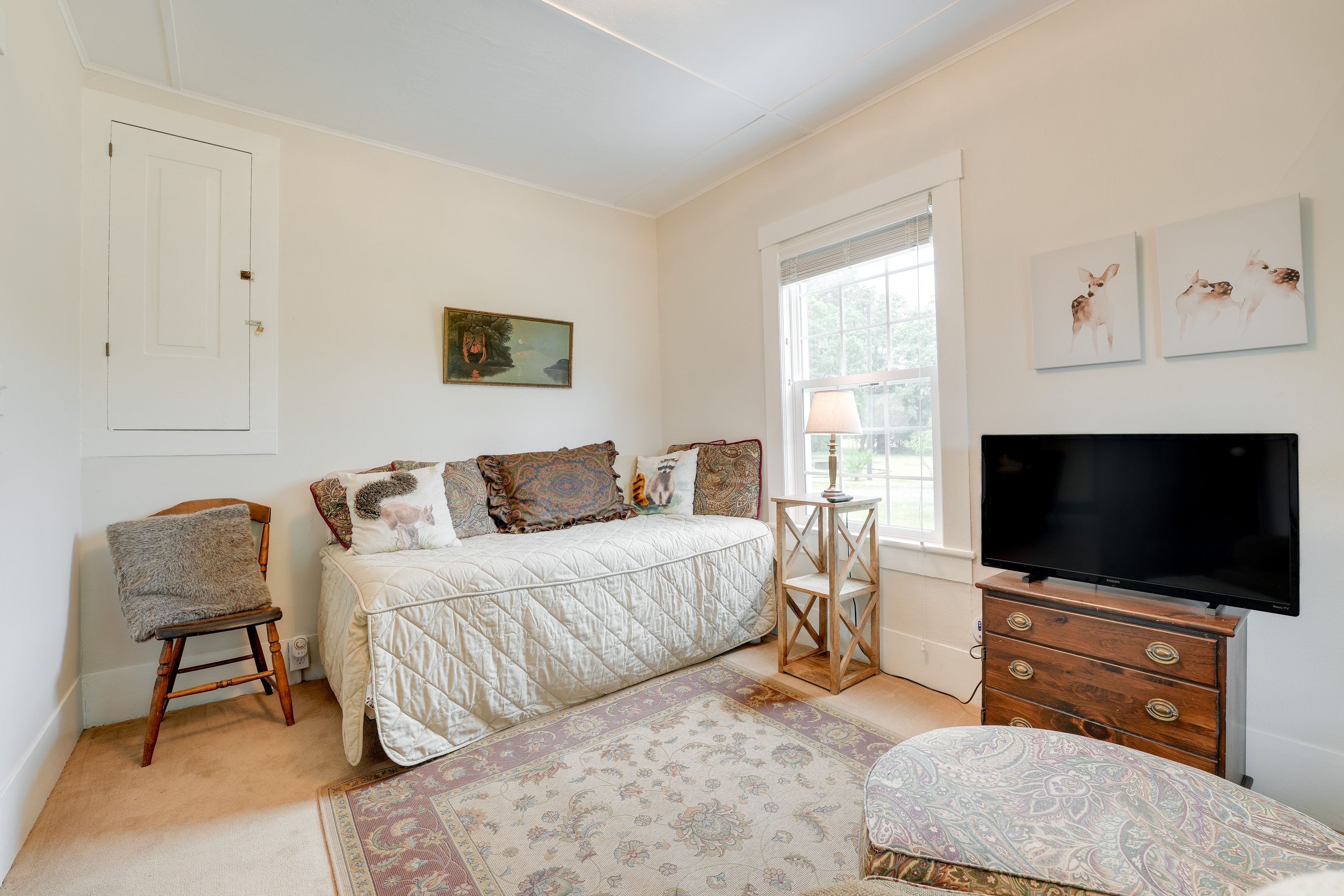 Den | 1st Floor | Twin Daybed | Smart TV