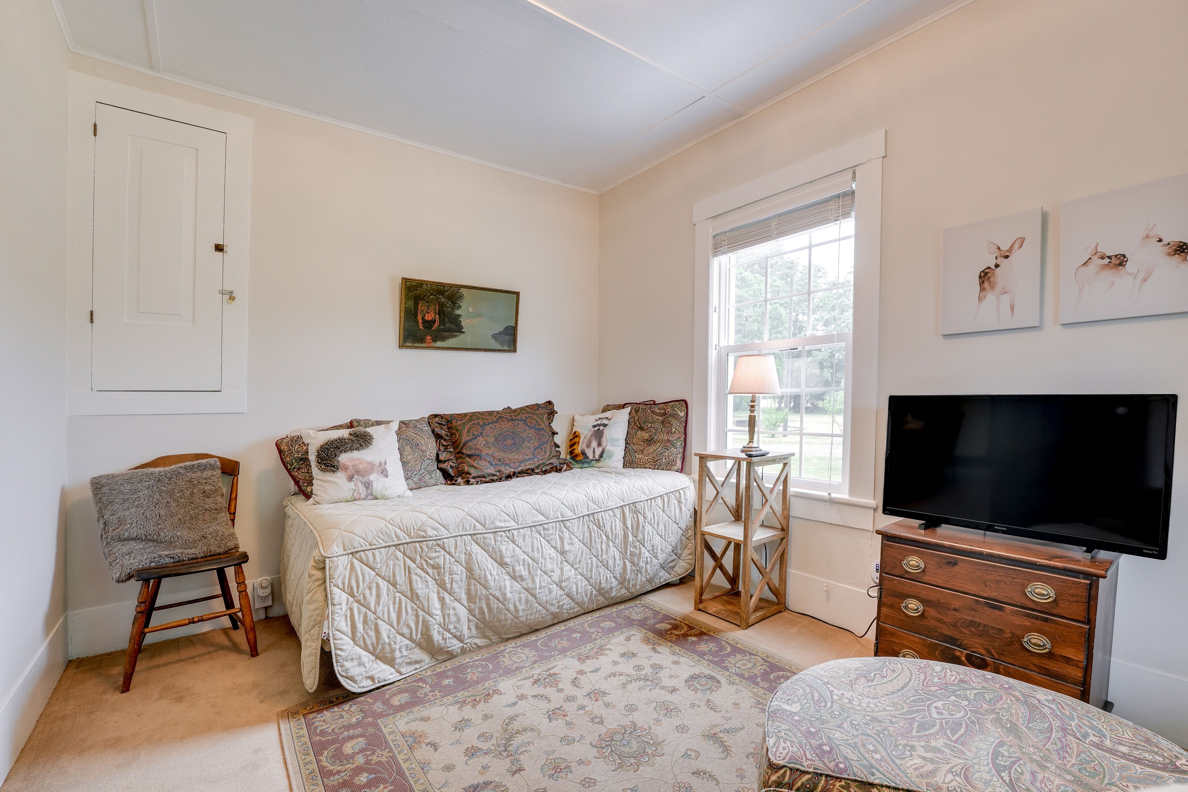 Den | 1st Floor | Twin Daybed | Smart TV