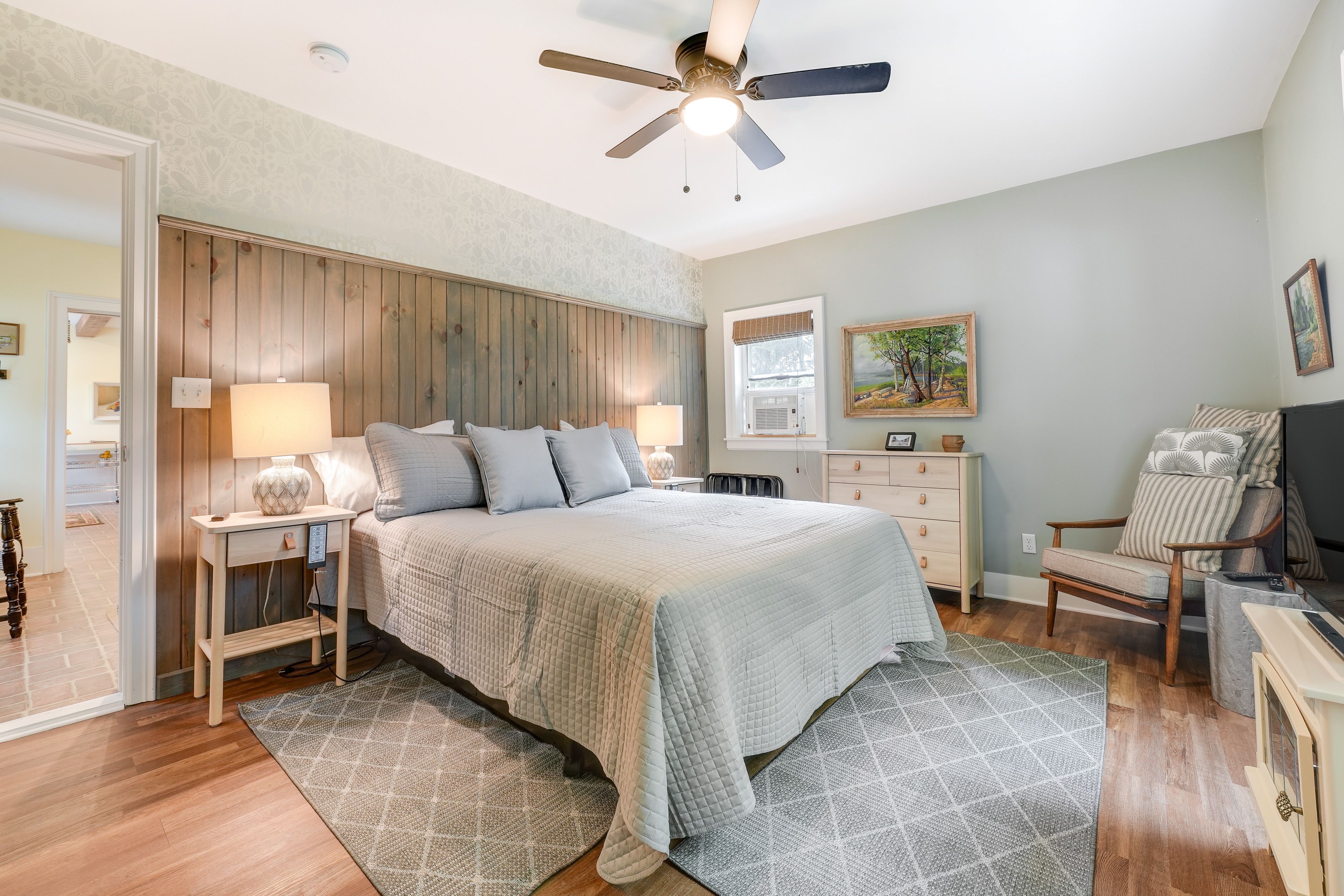 Bedroom 3 | 1st Floor | Queen Bed | Smart TV