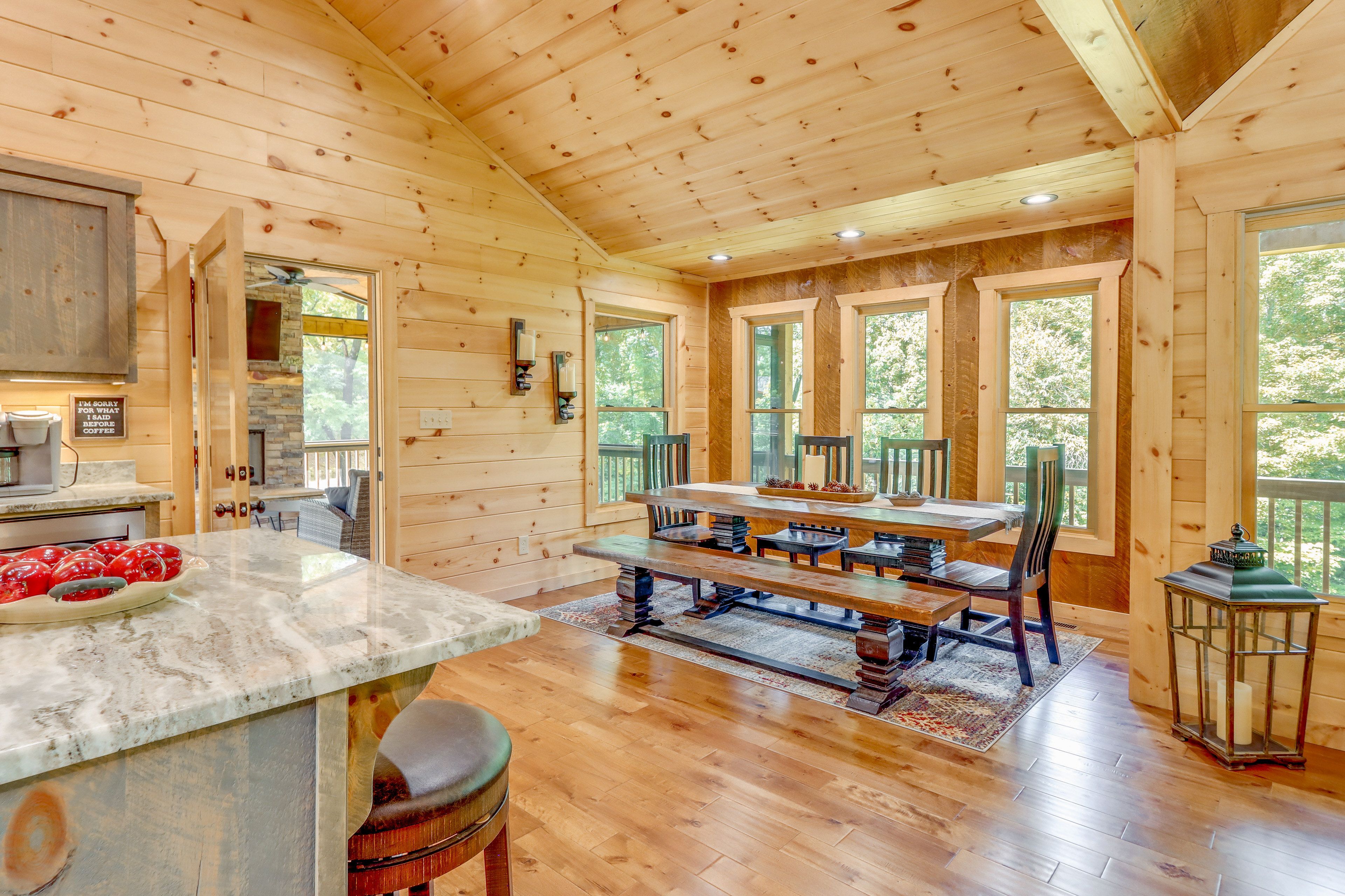Dining Area | Dishware/Flatware Provided