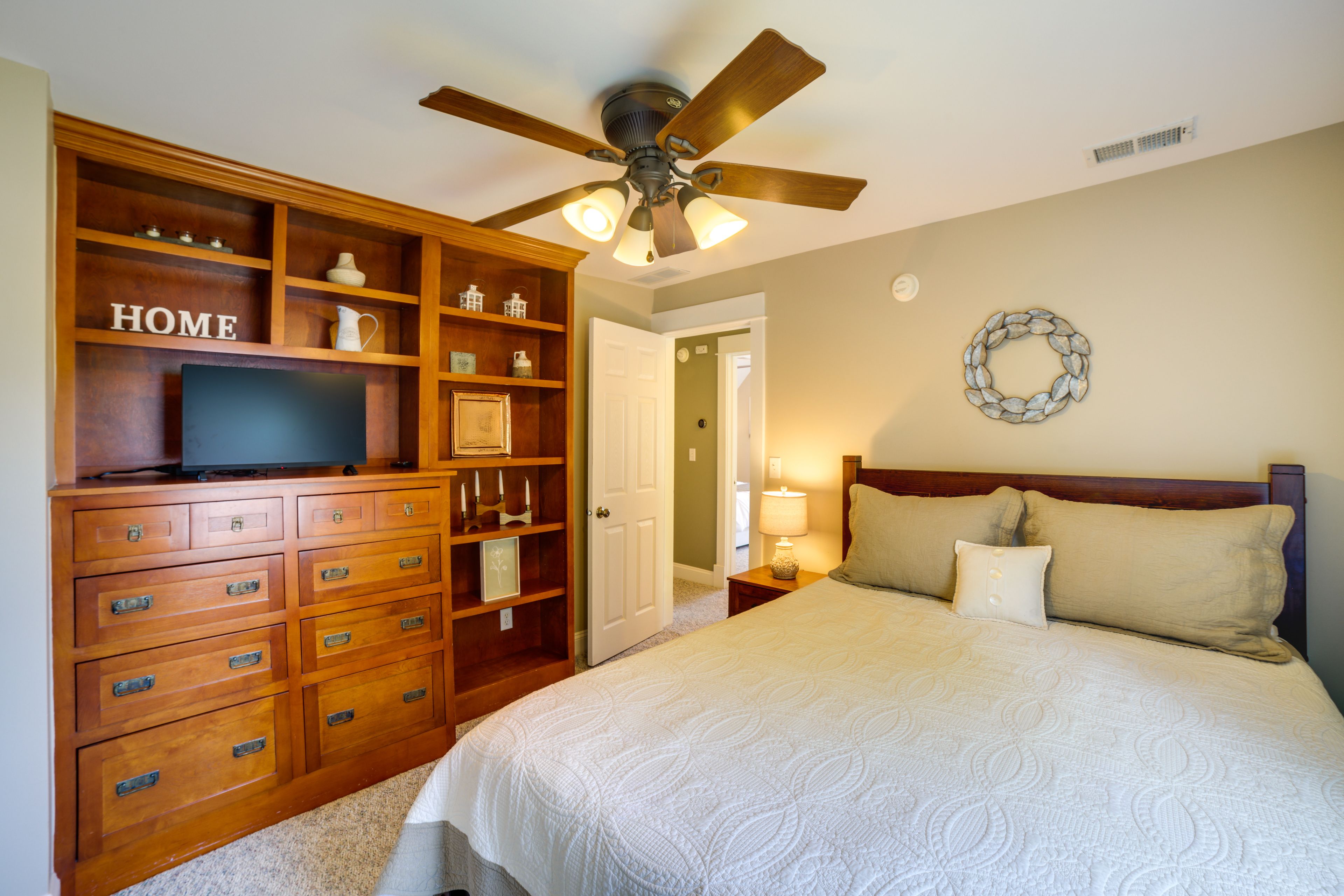Bedroom 2 | Queen Bed | Upper Level | Crib