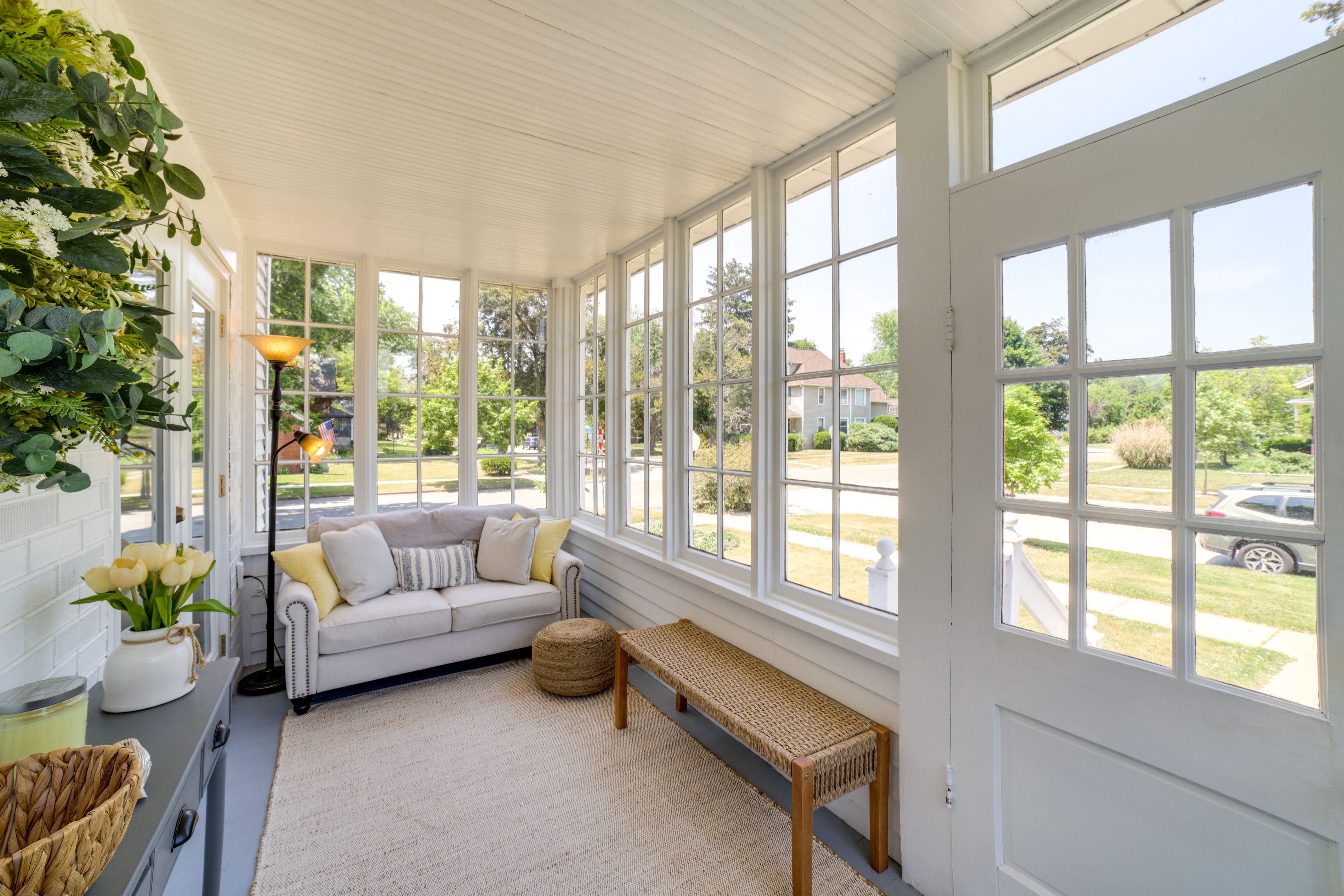 Sunroom | Free WiFi