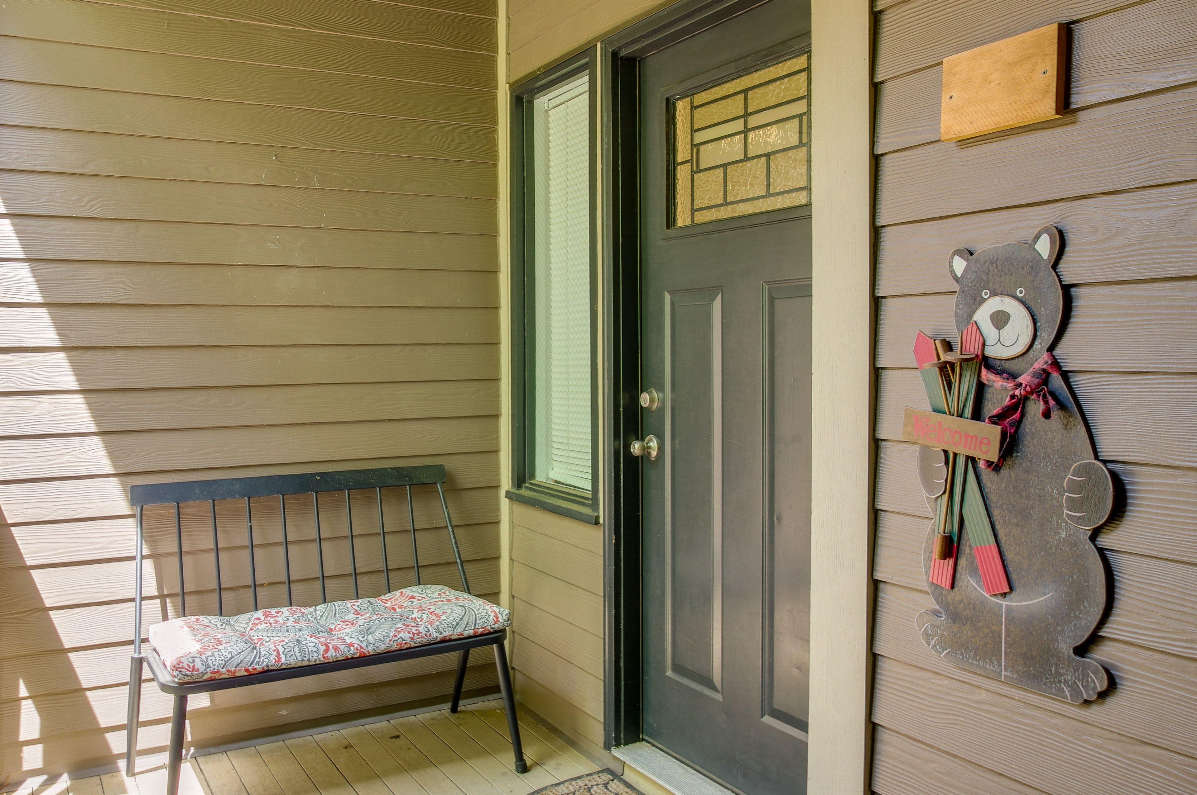 Property Exterior | Community Parking Lot (Open Parking)