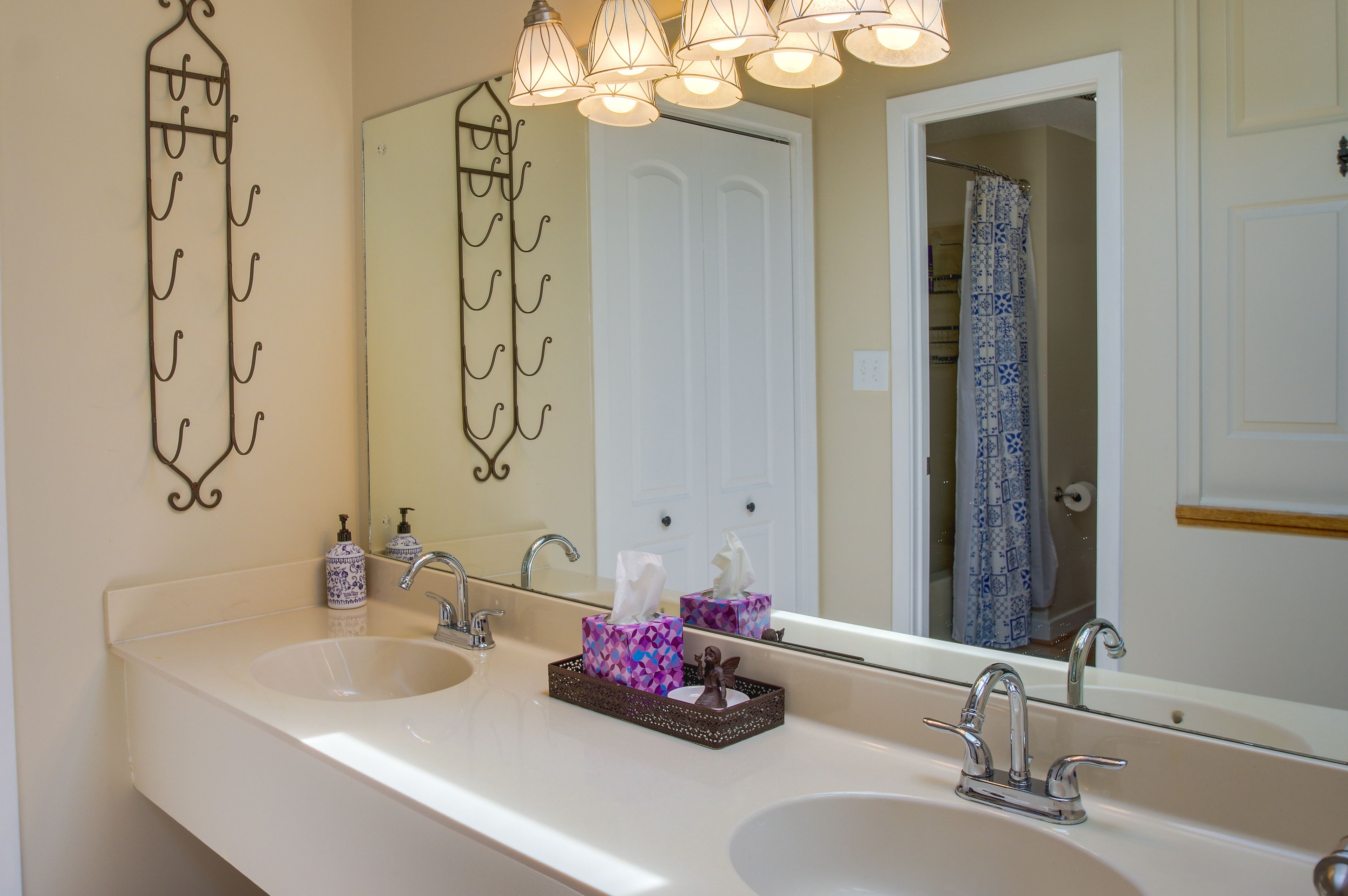 En-Suite Bathroom | Complimentary Toiletries | Towels Provided